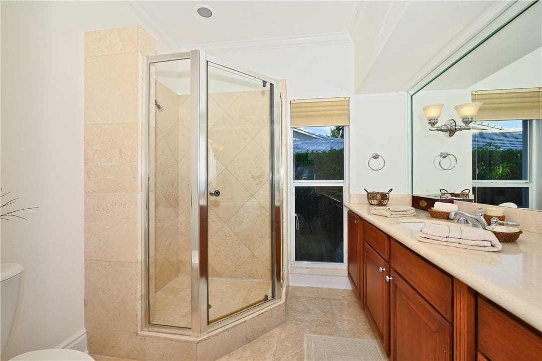 2 Compass Ln