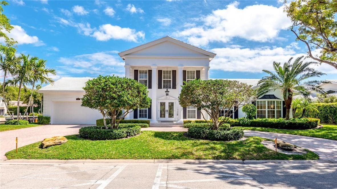 2 Compass Ln