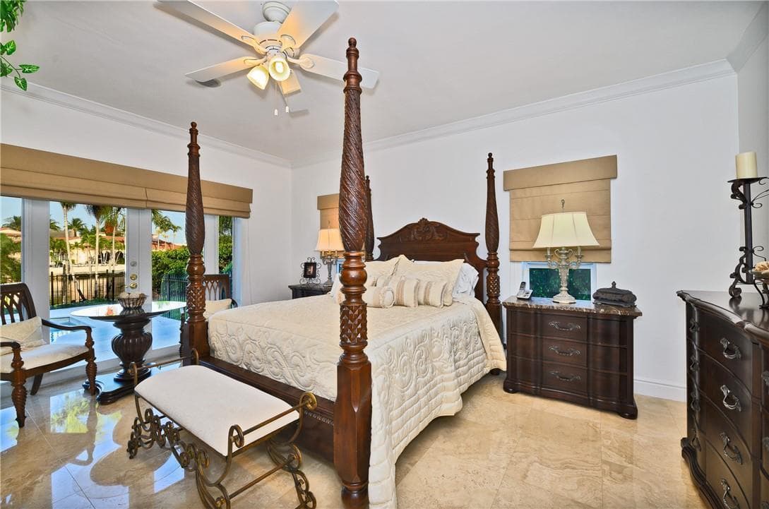 2 Compass Ln