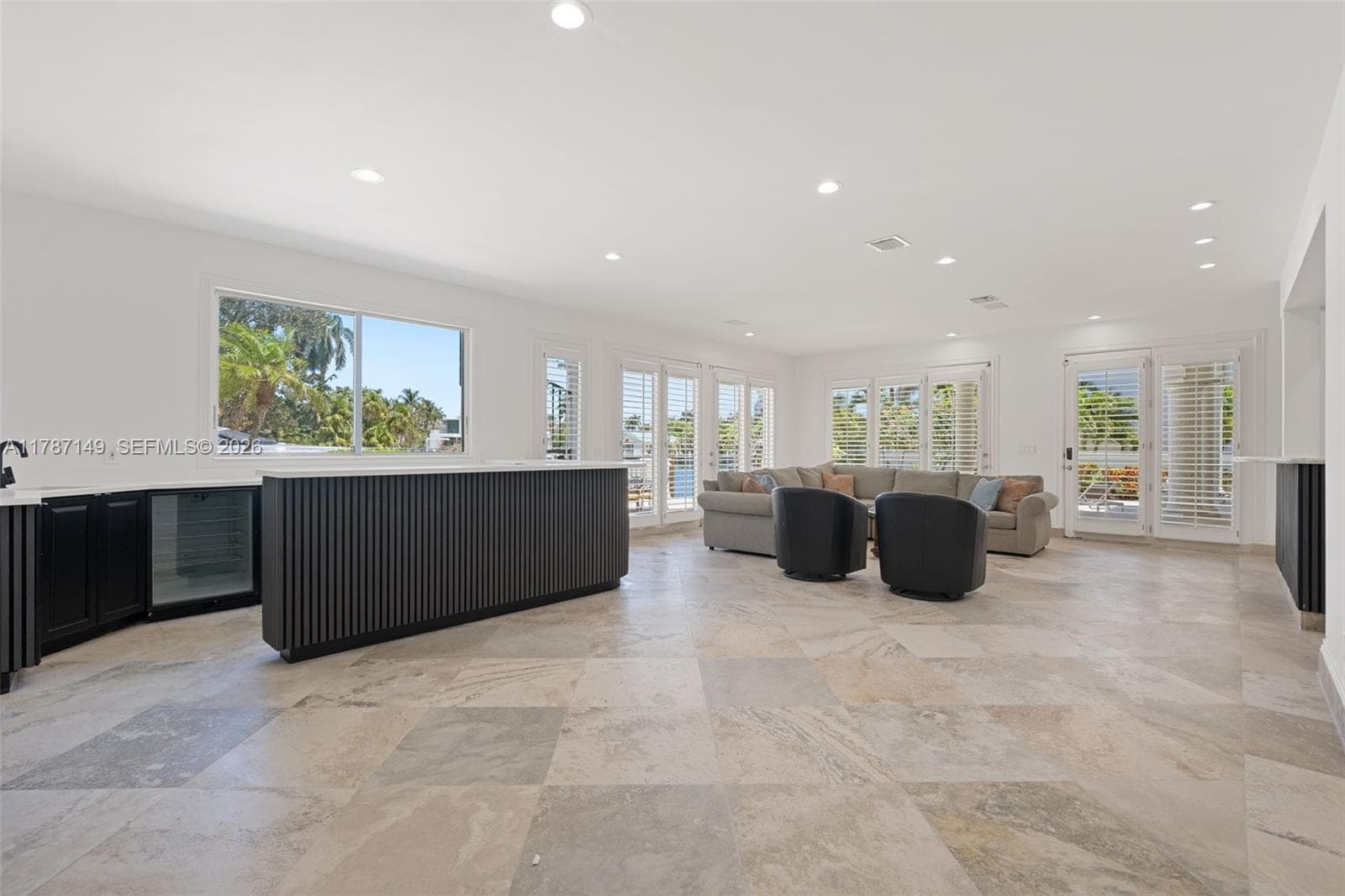 2561 Lucille Dr