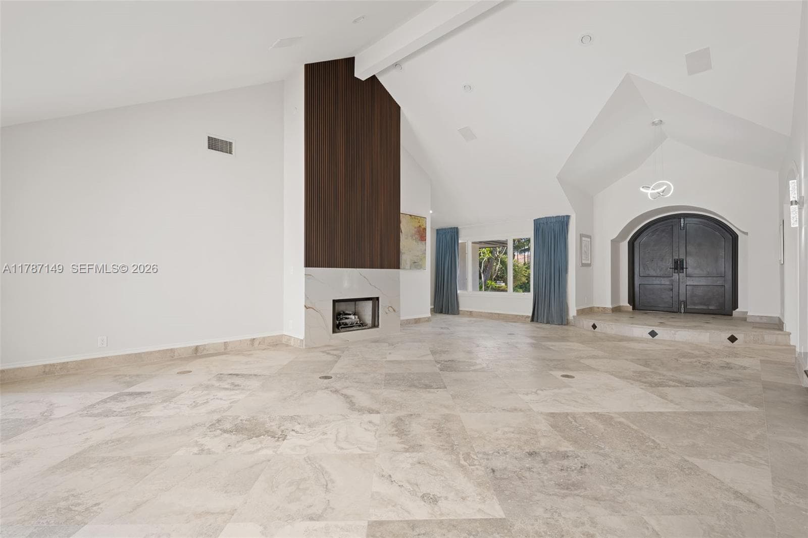 2561 Lucille Dr
