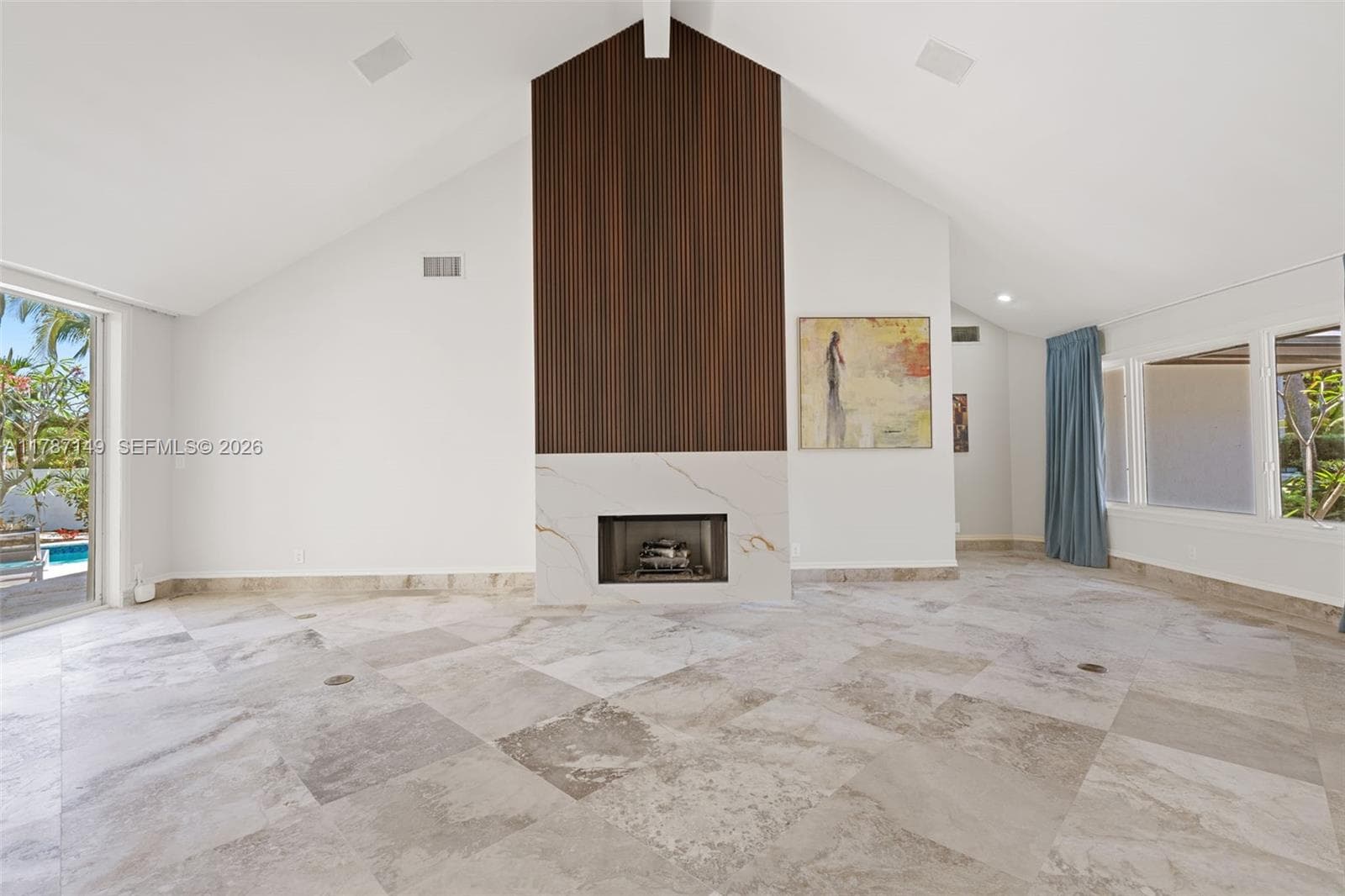 2561 Lucille Dr