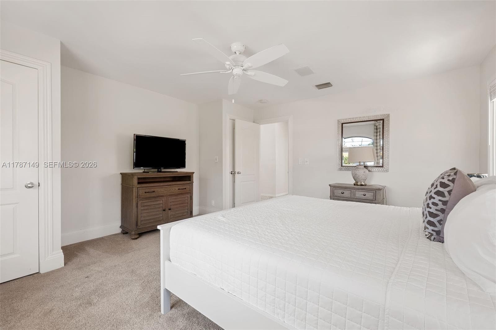 2561 Lucille Dr