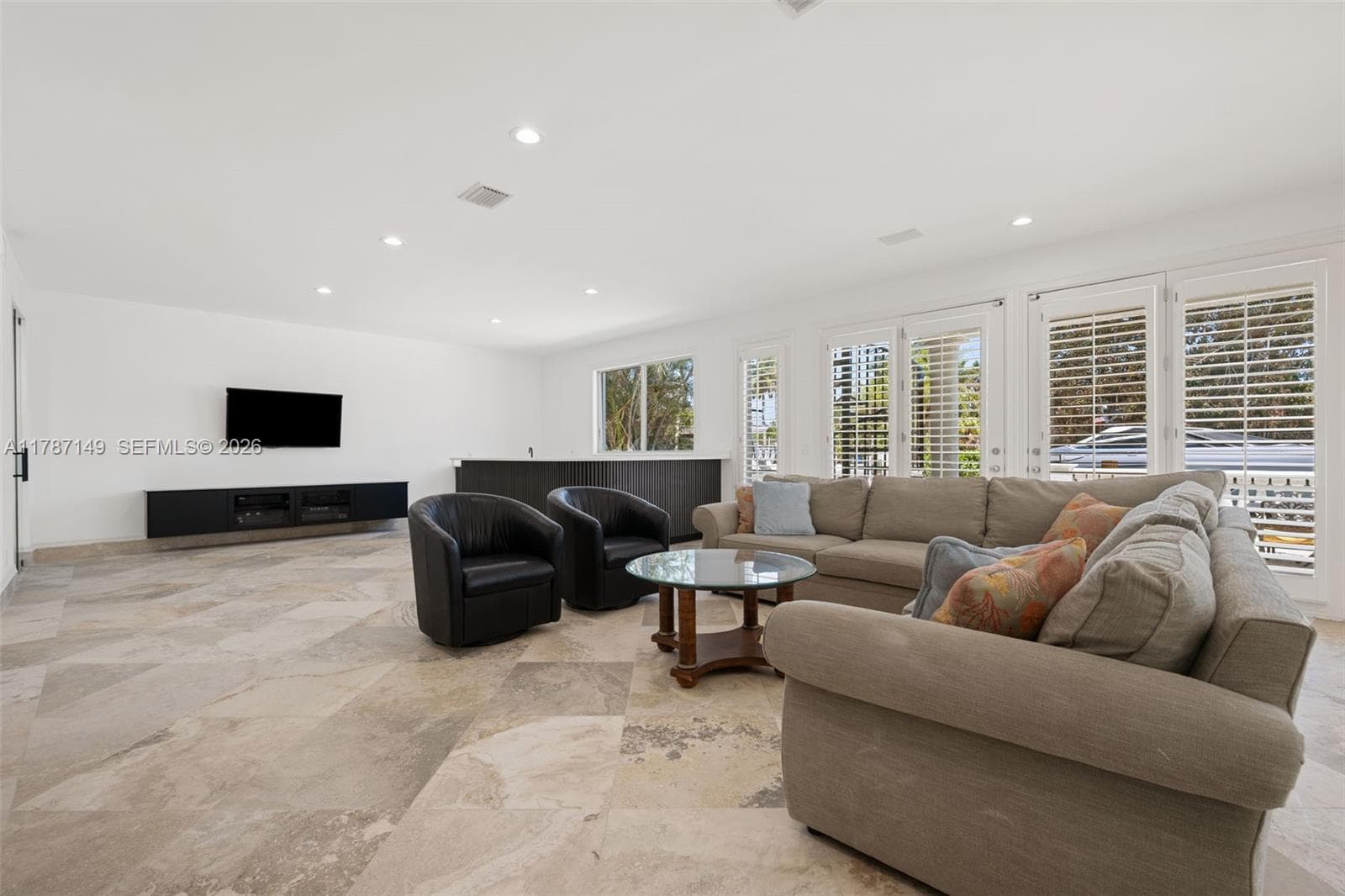 2561 Lucille Dr