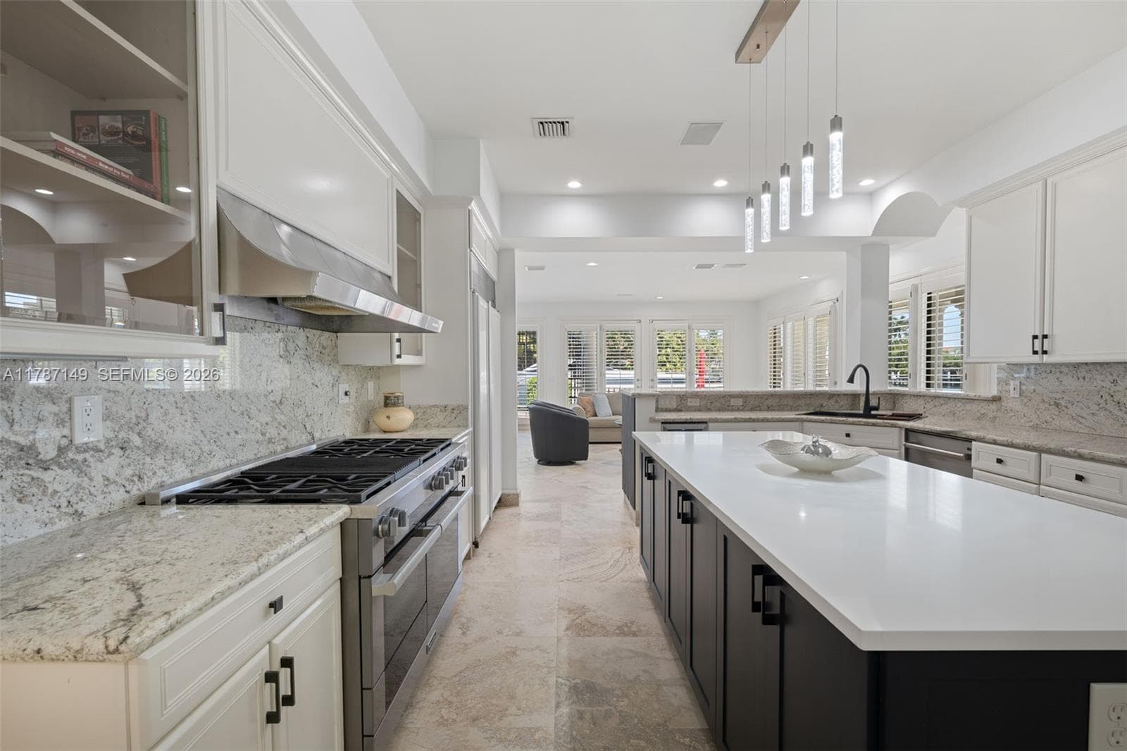 2561 Lucille Dr