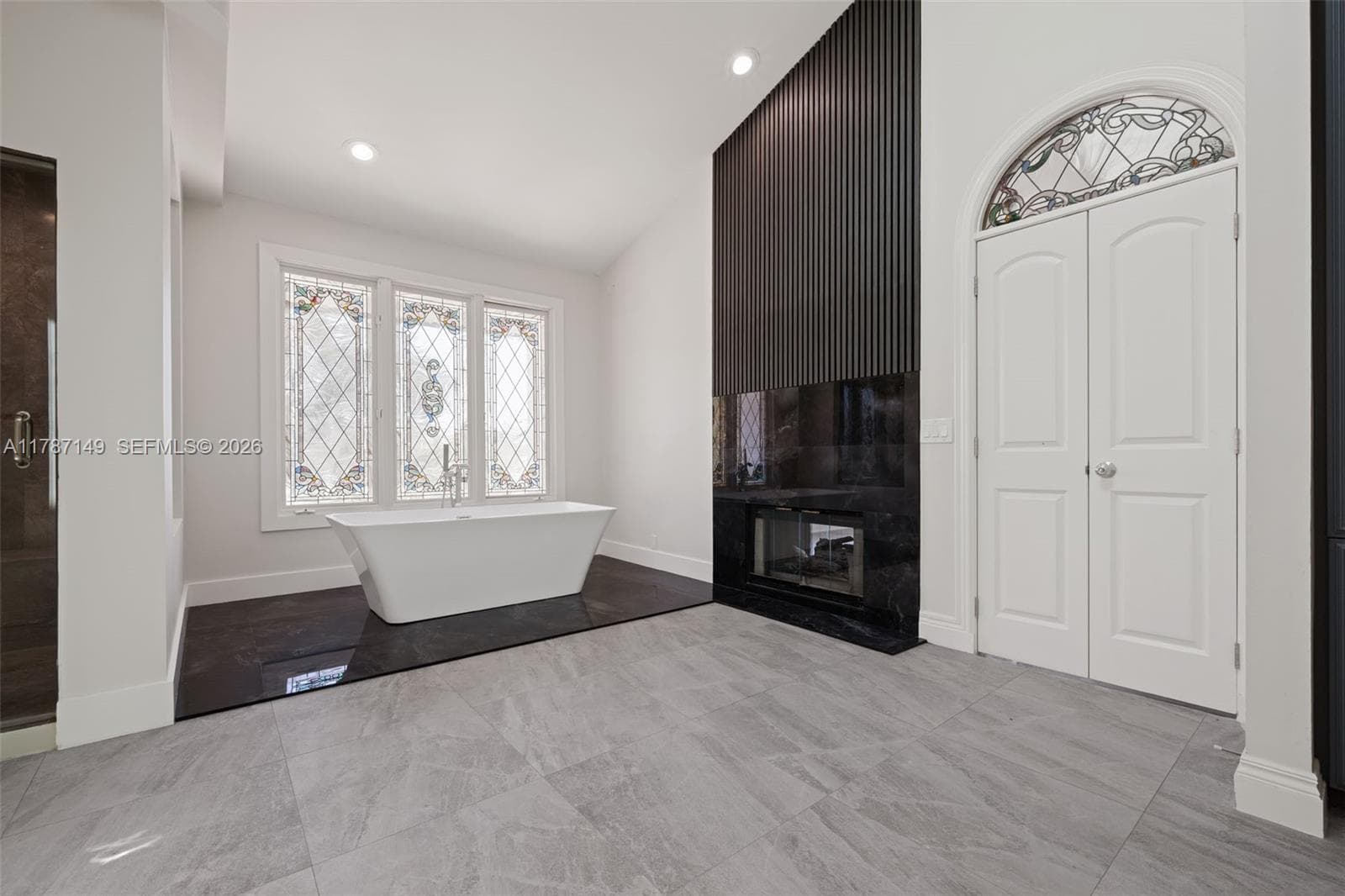 2561 Lucille Dr