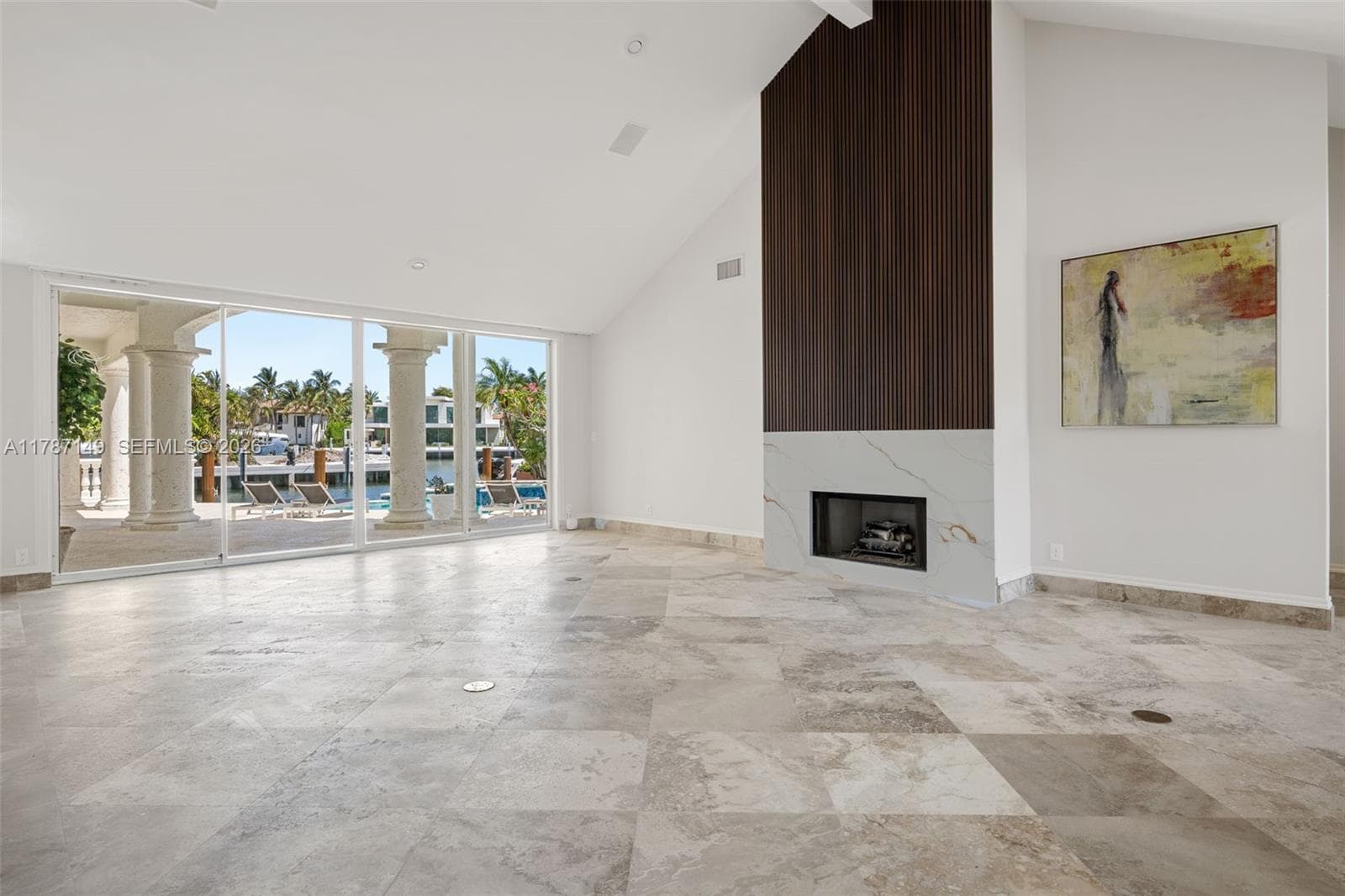 2561 Lucille Dr
