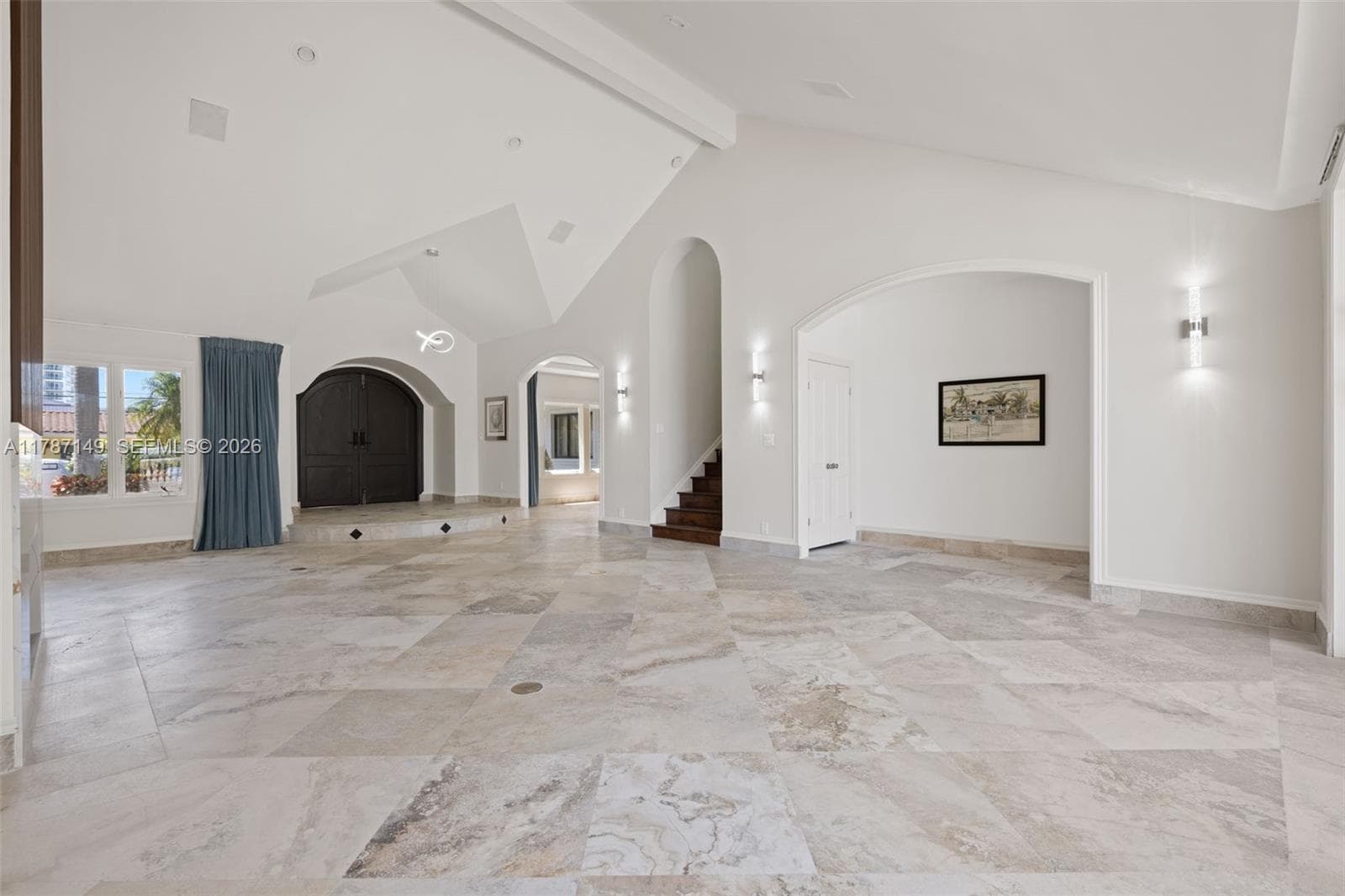 2561 Lucille Dr