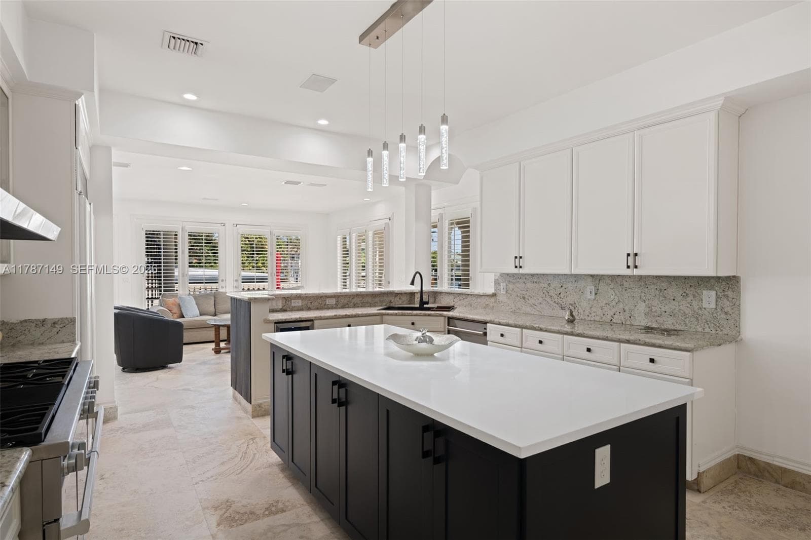 2561 Lucille Dr