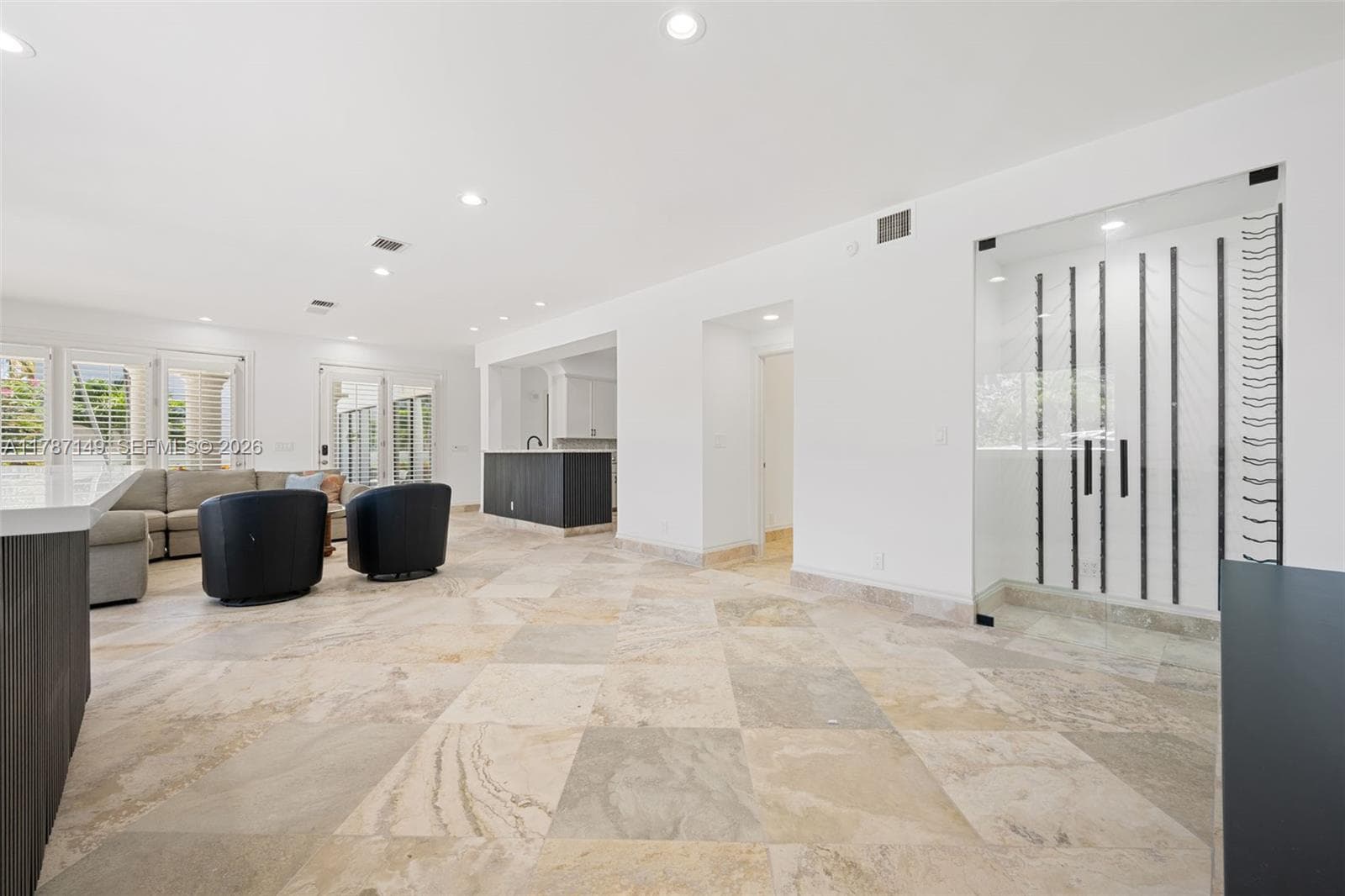 2561 Lucille Dr