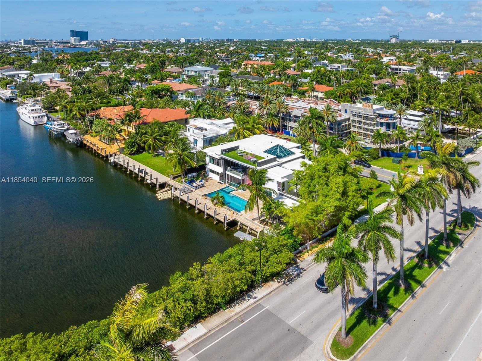 300 Royal Plaza Dr