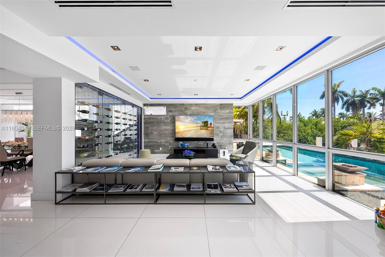 300 Royal Plaza Dr