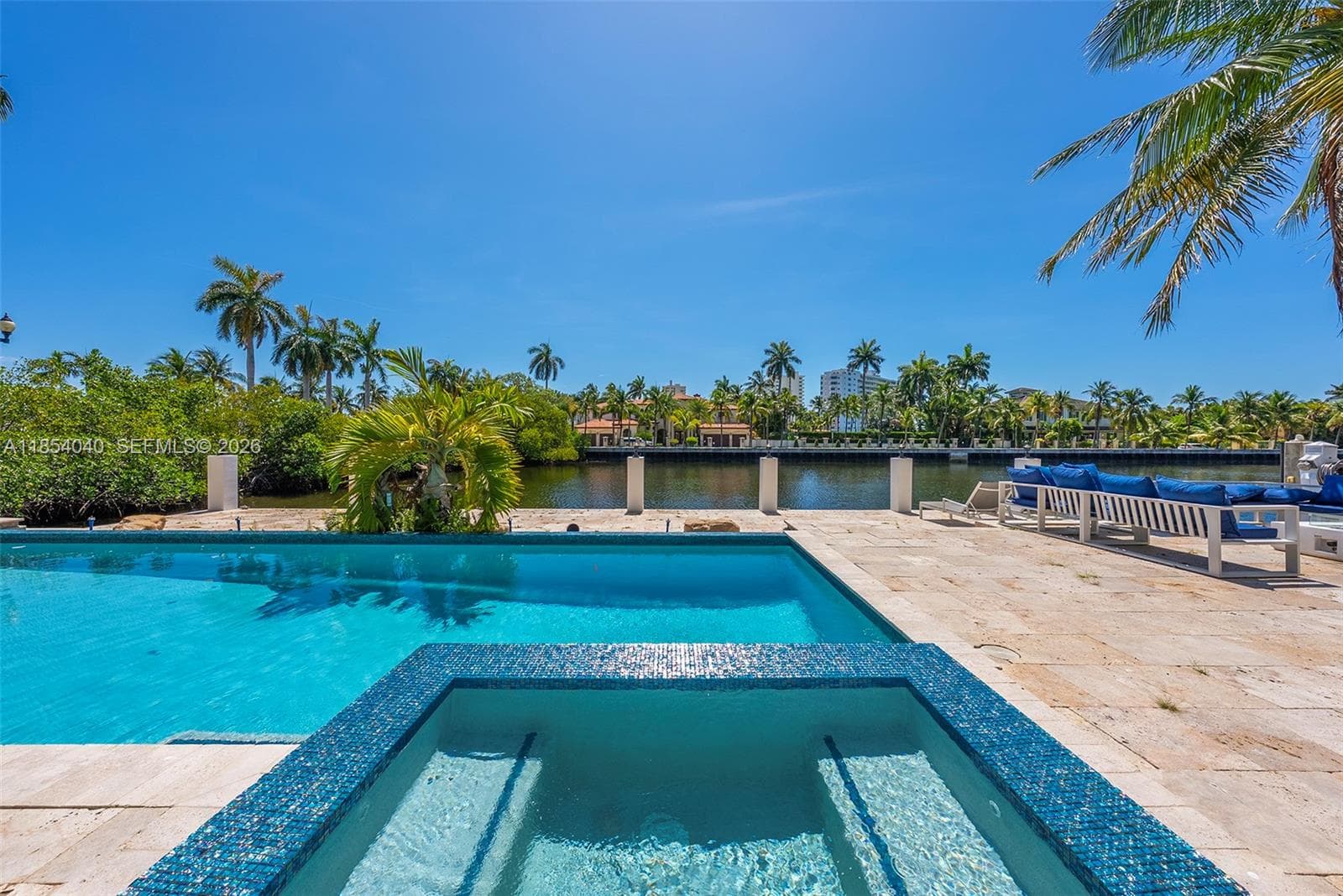 300 Royal Plaza Dr