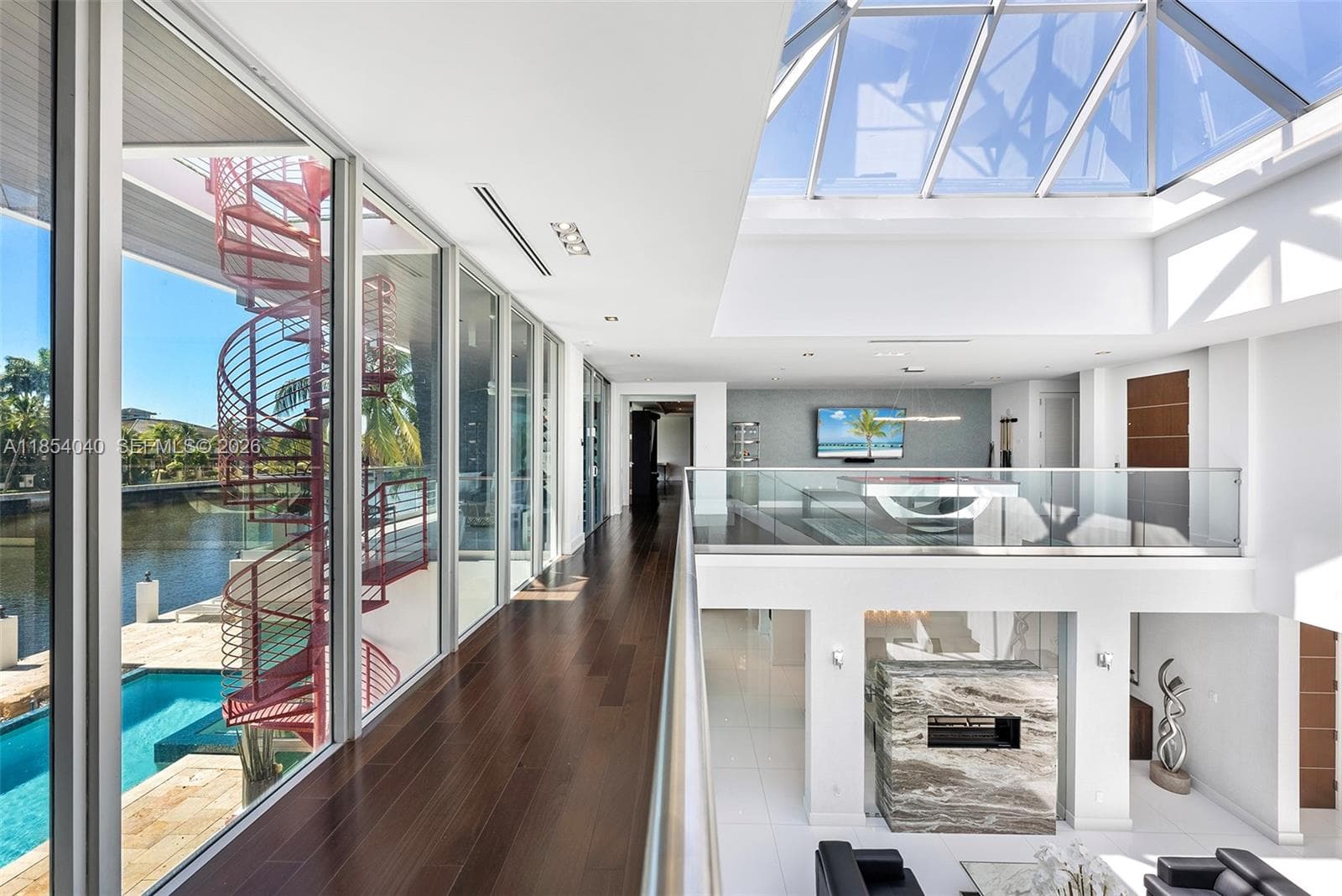 300 Royal Plaza Dr