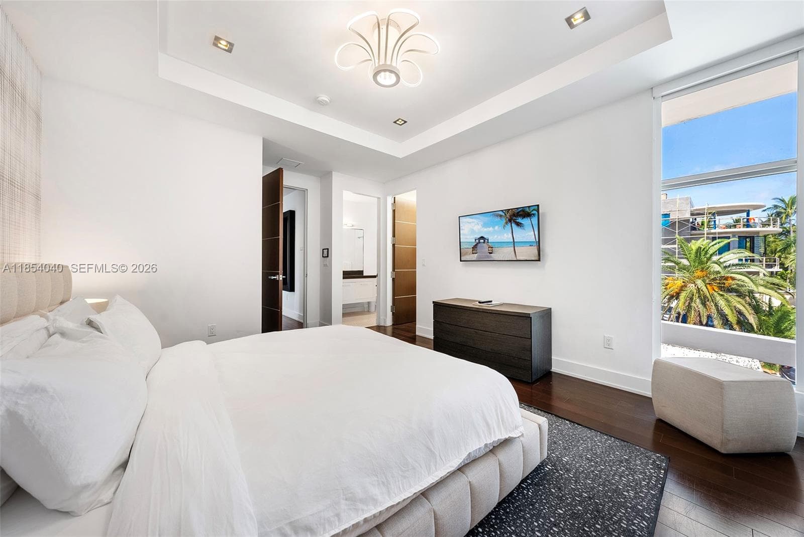 300 Royal Plaza Dr