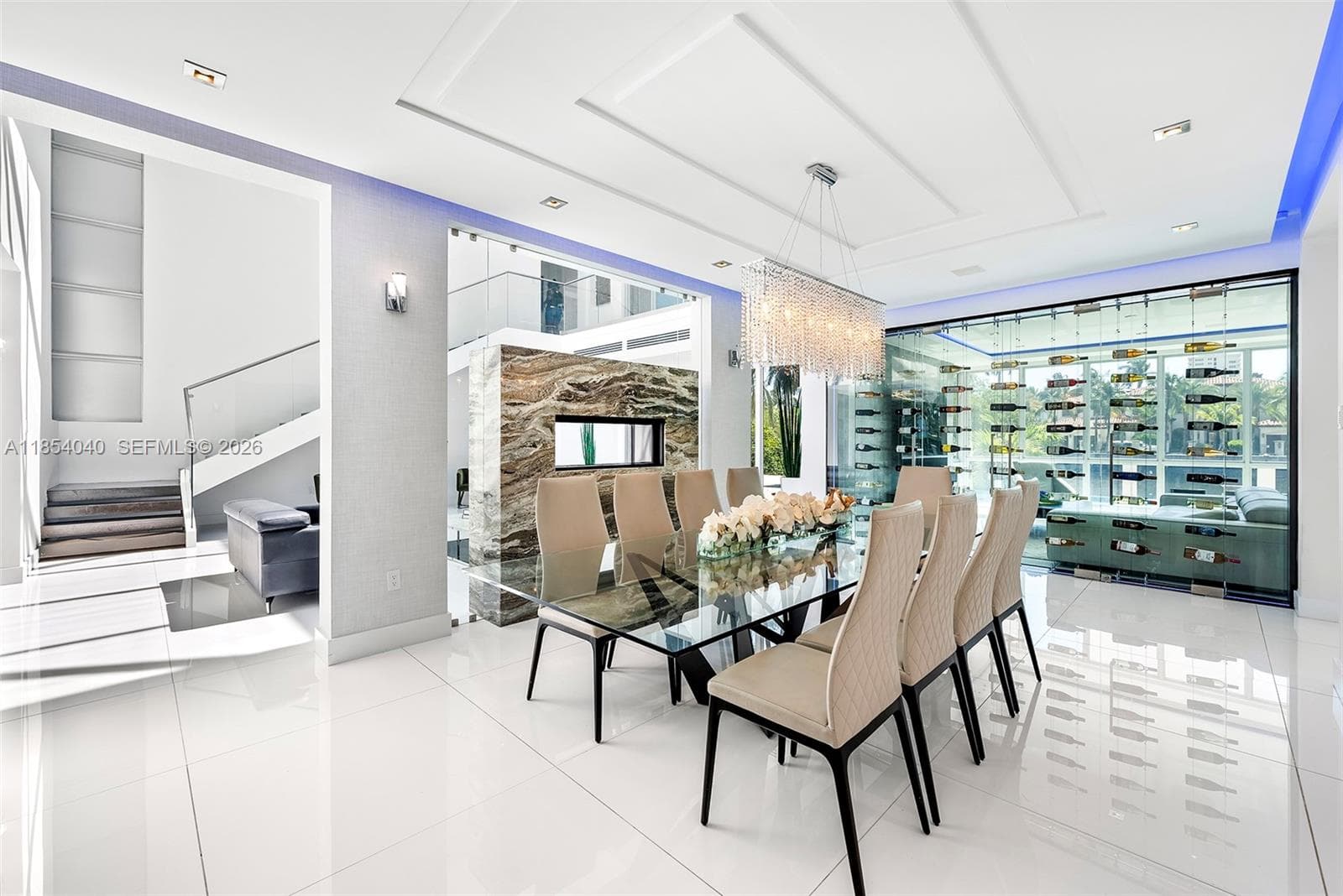 300 Royal Plaza Dr
