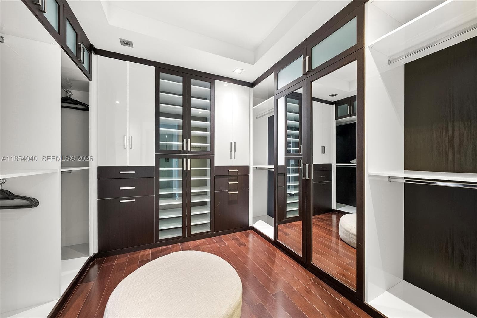 300 Royal Plaza Dr
