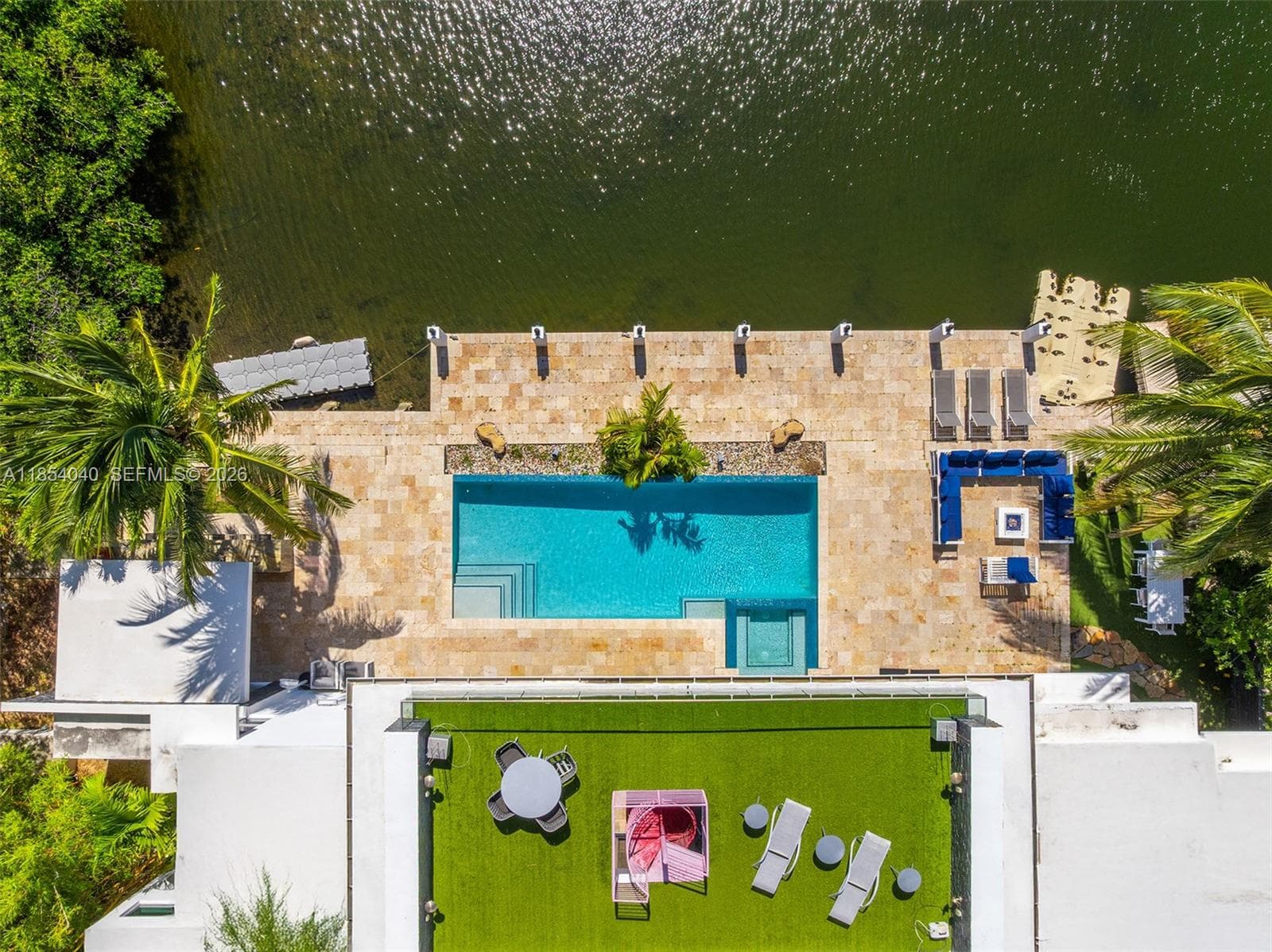 300 Royal Plaza Dr