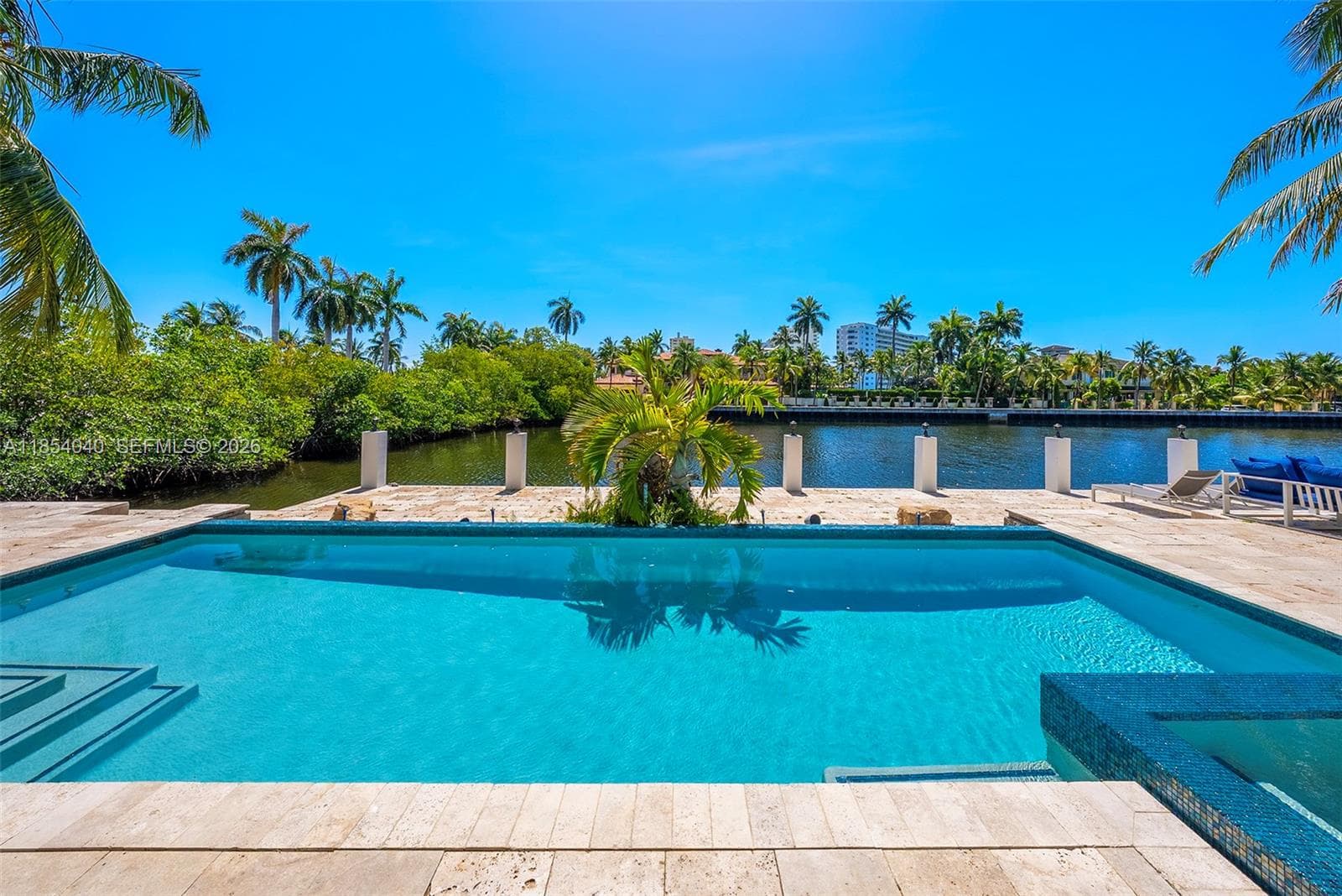 300 Royal Plaza Dr