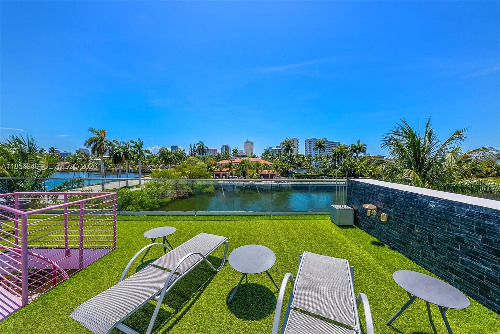 300 Royal Plaza Dr