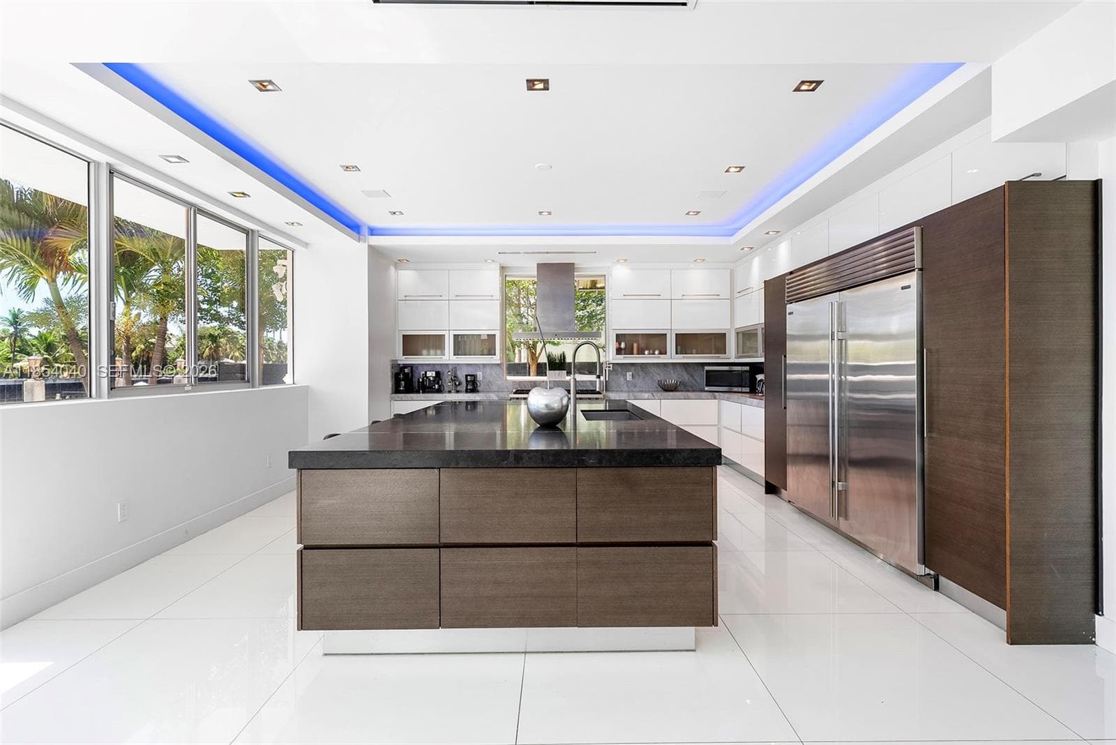 300 Royal Plaza Dr