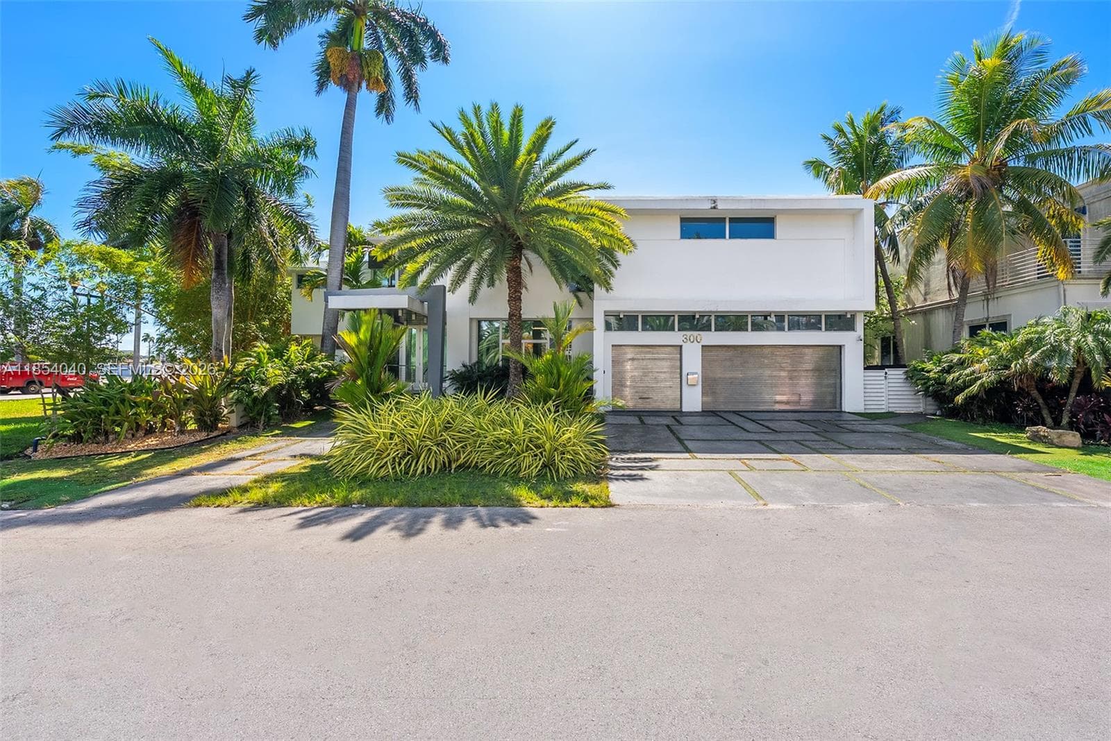 300 Royal Plaza Dr