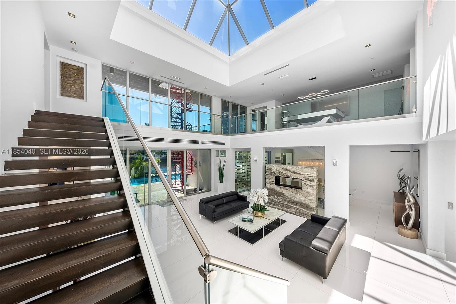 300 Royal Plaza Dr