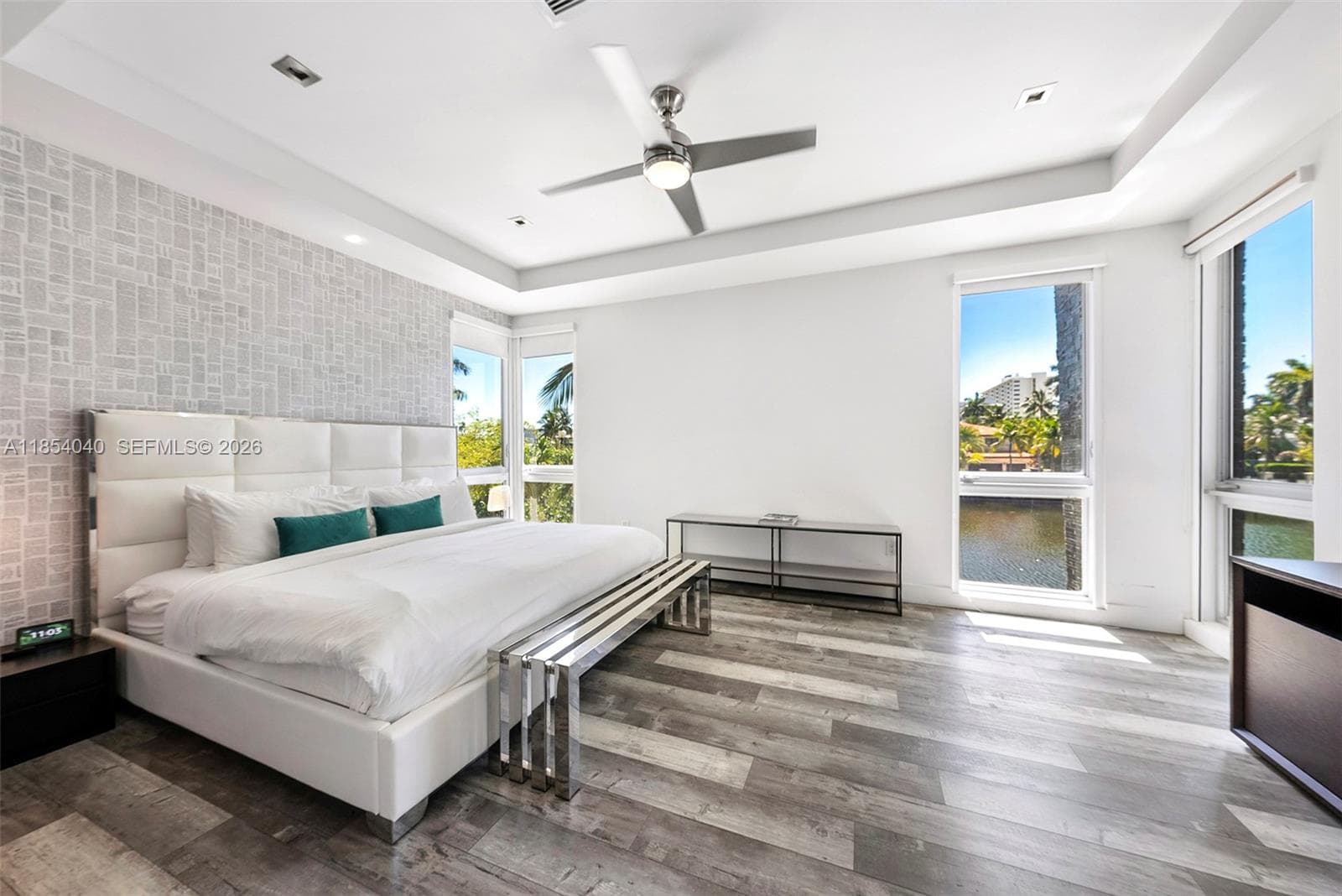 300 Royal Plaza Dr