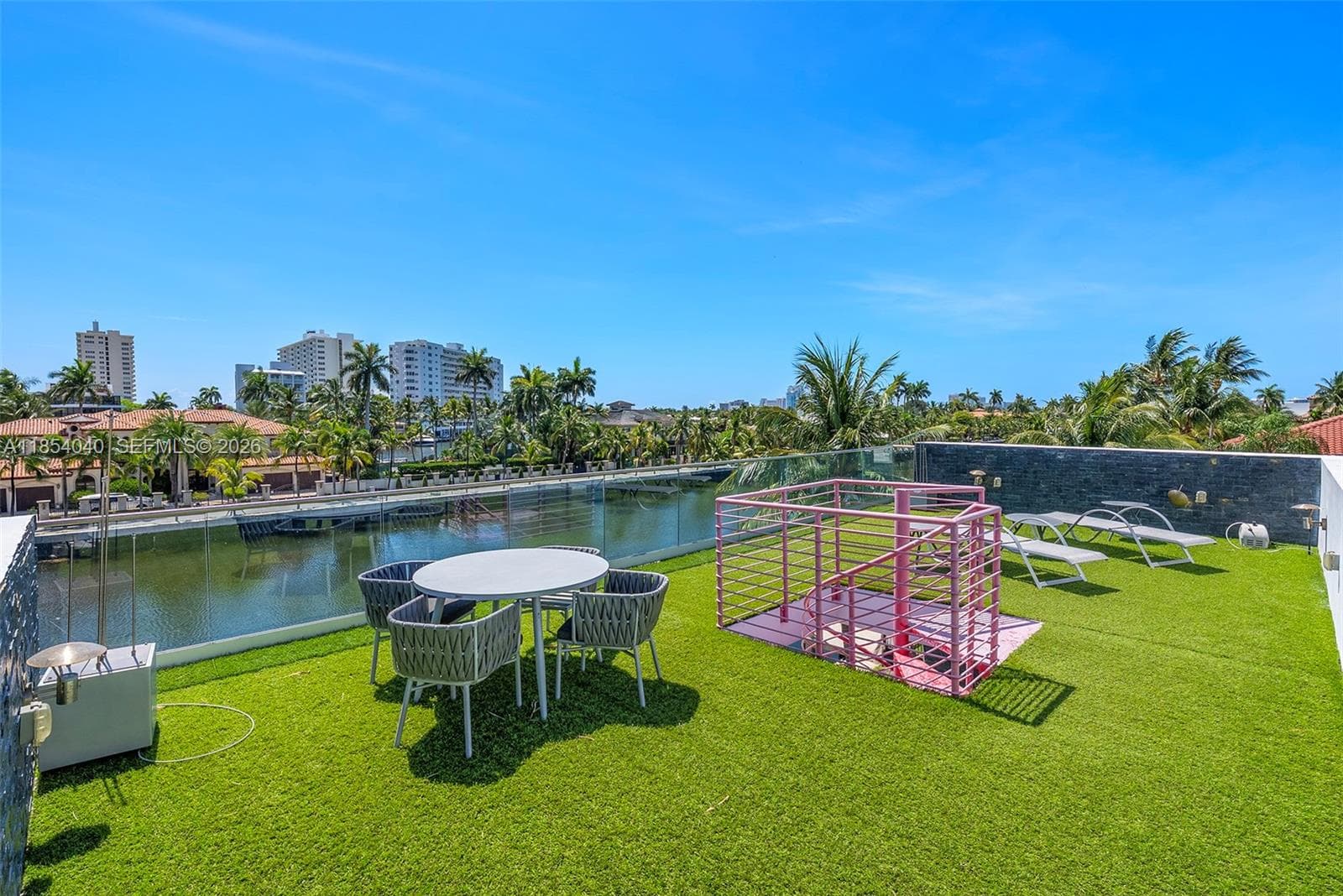 300 Royal Plaza Dr