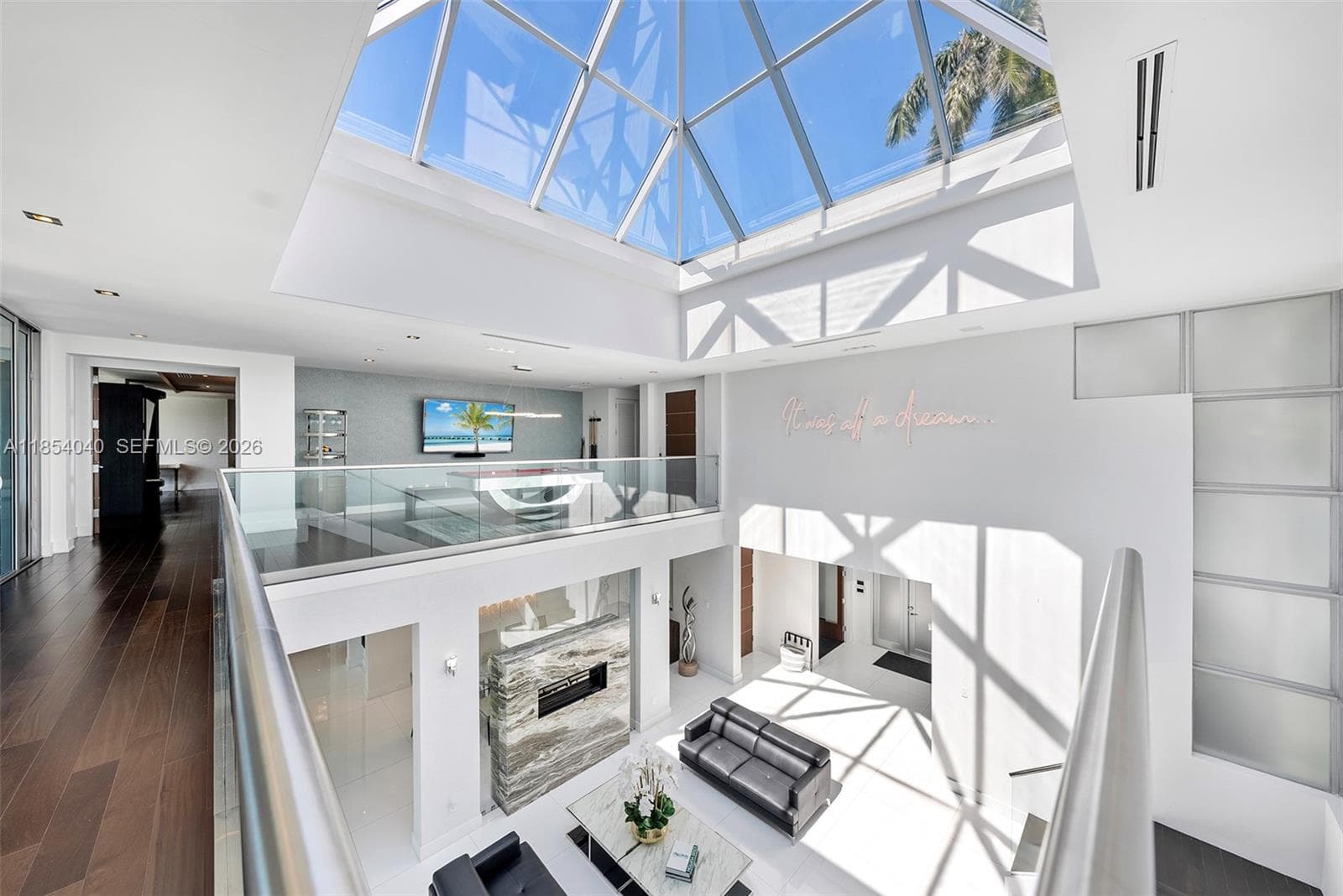 300 Royal Plaza Dr