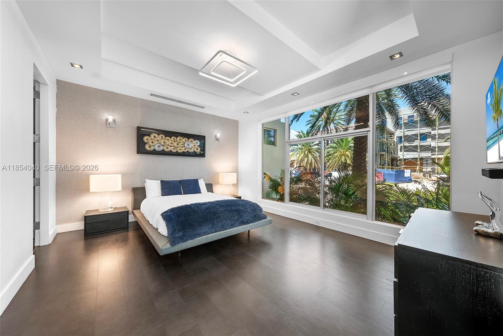 300 Royal Plaza Dr