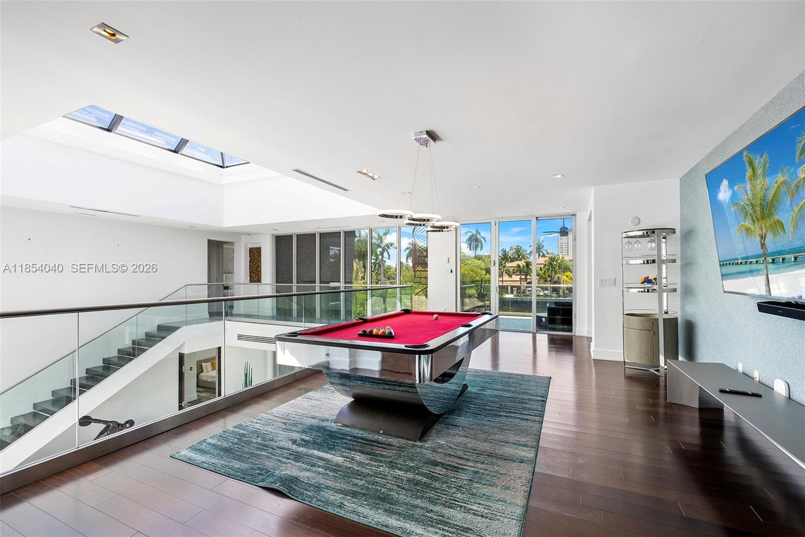300 Royal Plaza Dr
