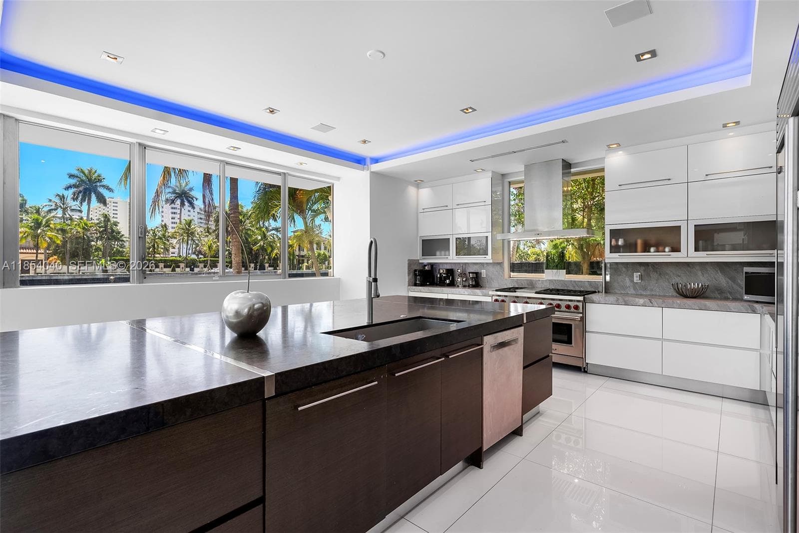 300 Royal Plaza Dr