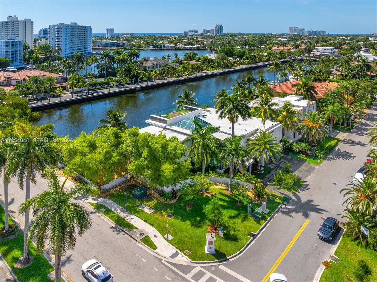 300 Royal Plaza Dr