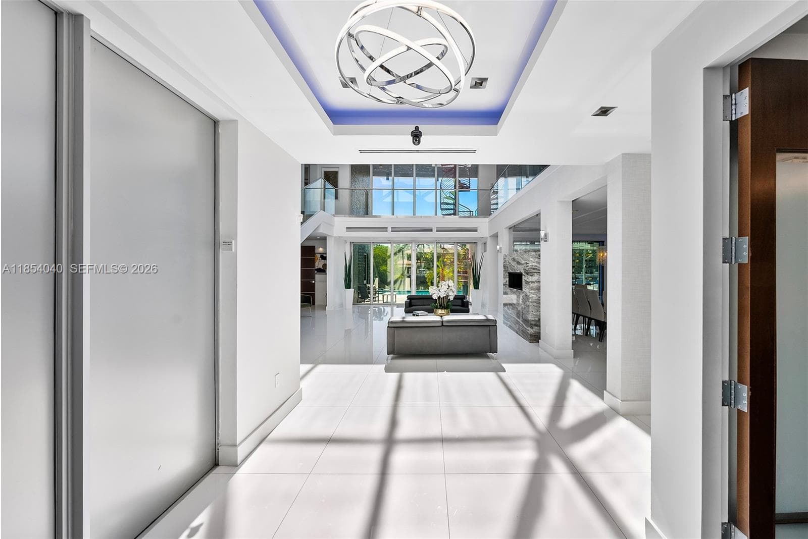 300 Royal Plaza Dr