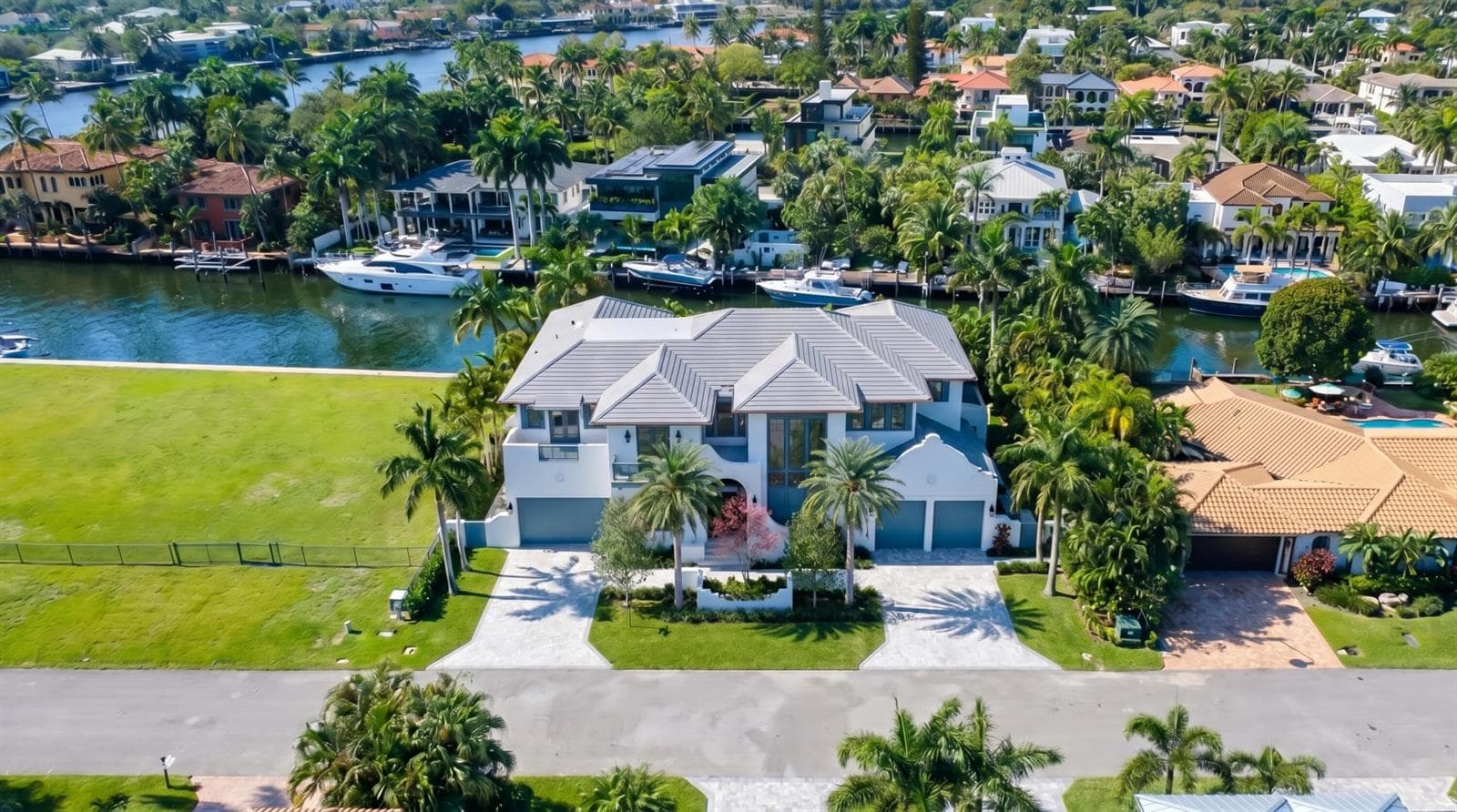 515 Lido Dr