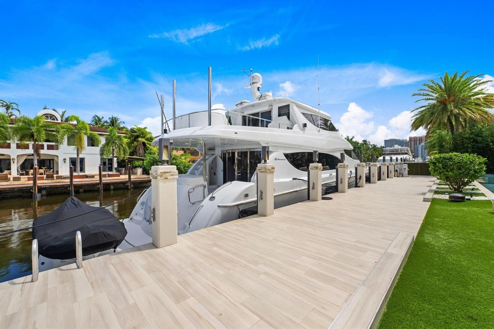 2437 Delmar Pl