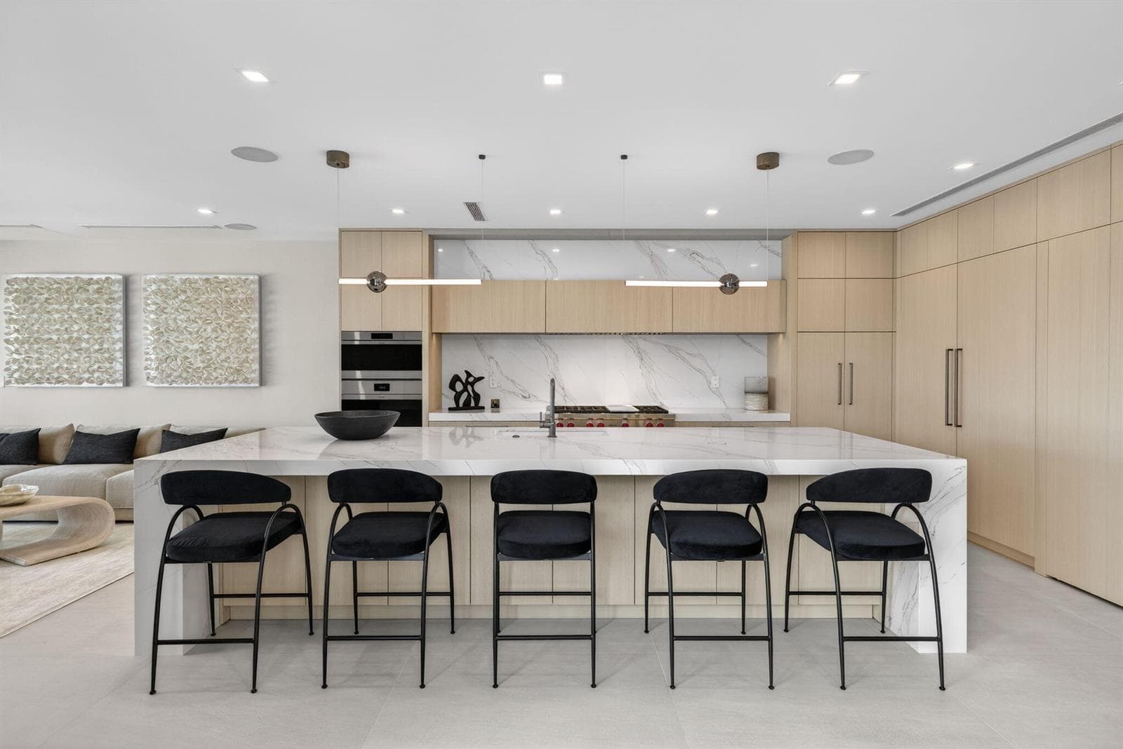 2533 Aqua Vista Blvd