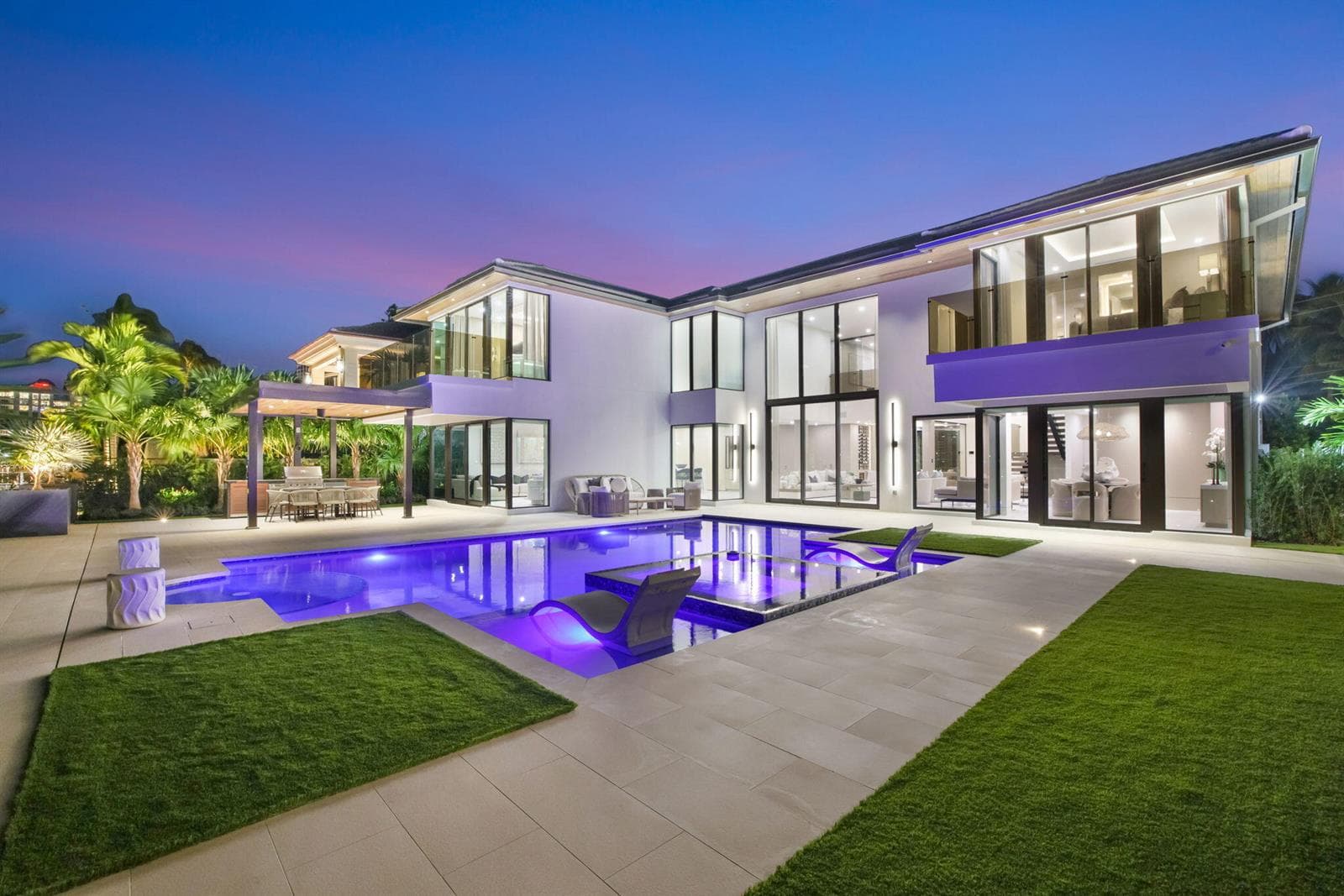 2533 Aqua Vista Blvd