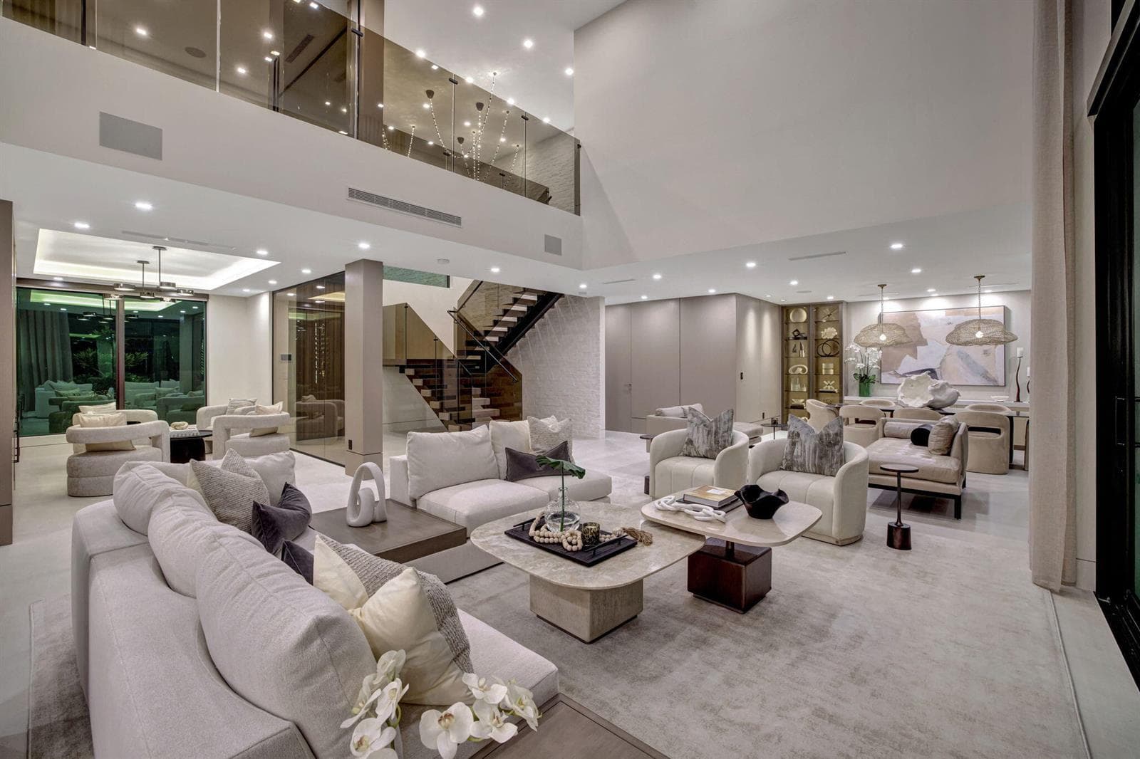 2533 Aqua Vista Blvd