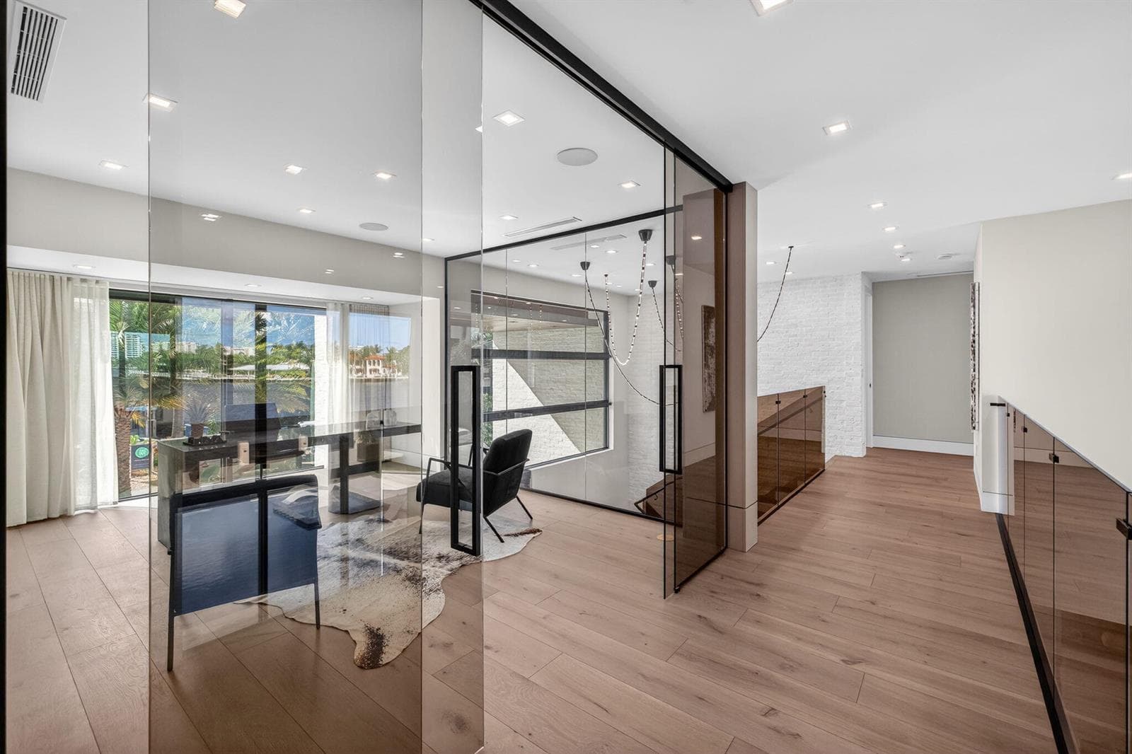 2533 Aqua Vista Blvd