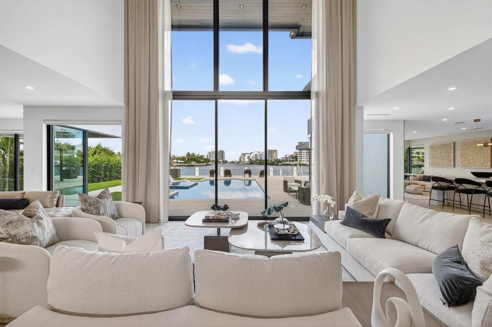 2533 Aqua Vista Blvd