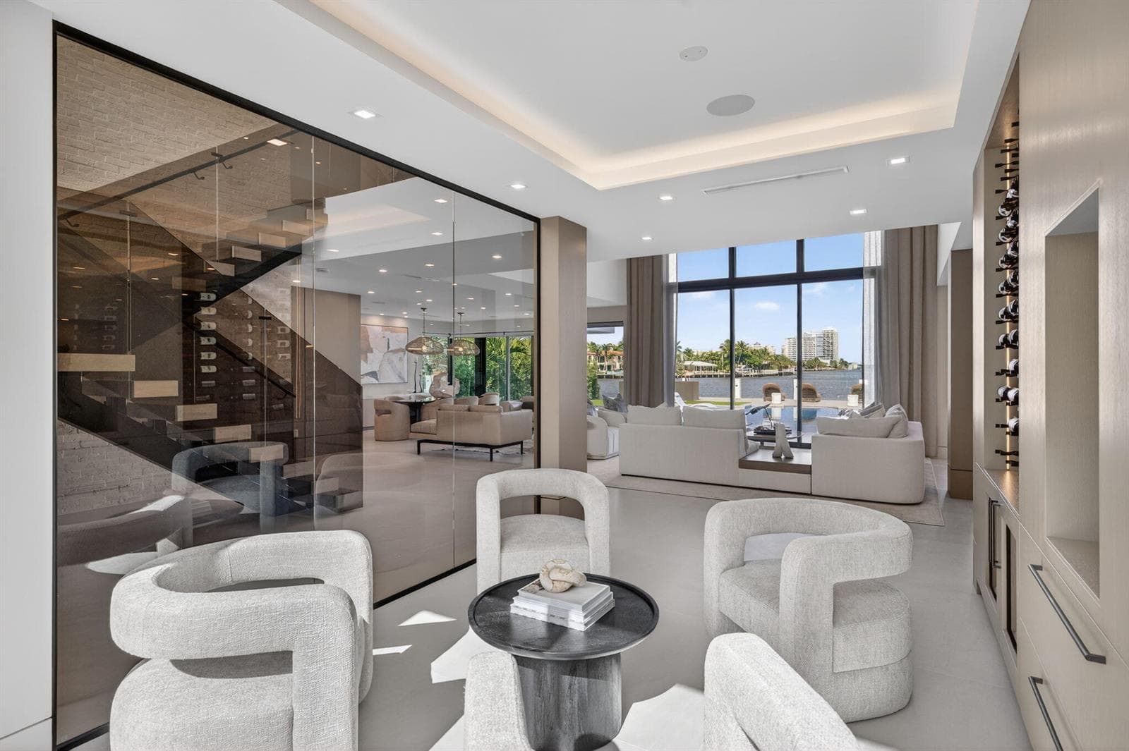 2533 Aqua Vista Blvd
