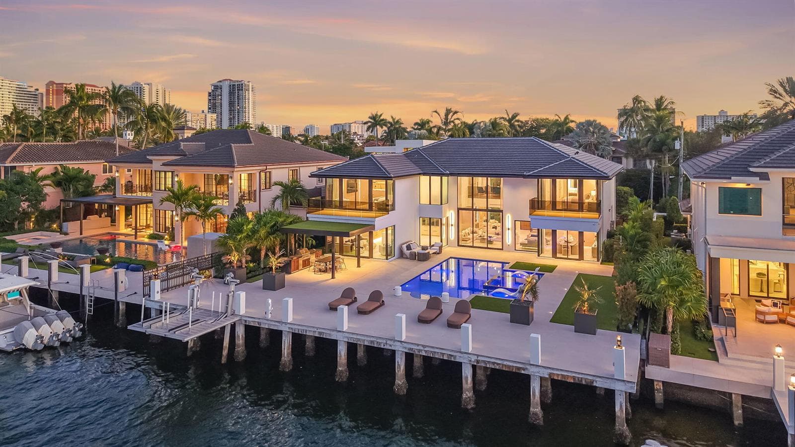 2533 Aqua Vista Blvd