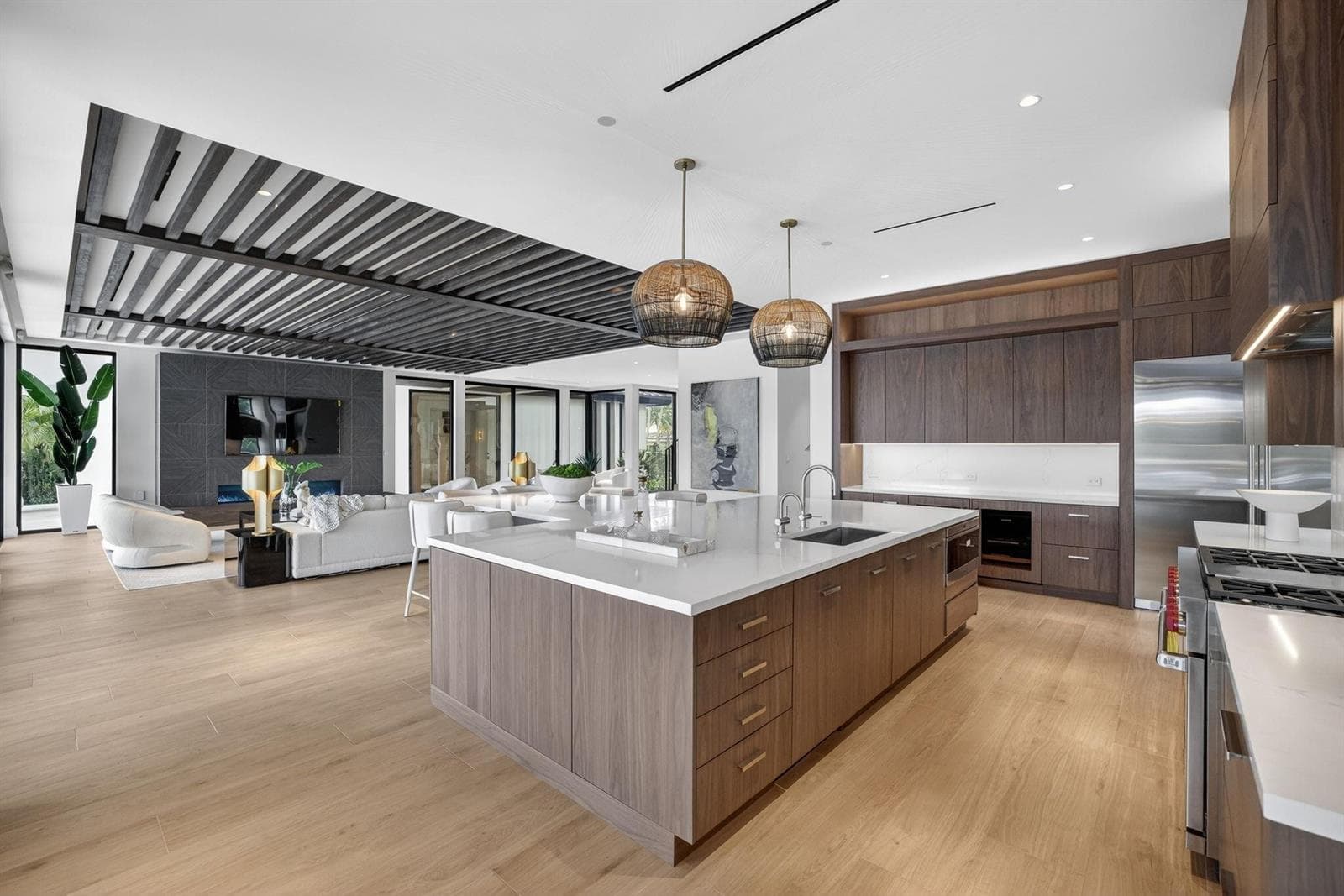 1918 Intracoastal Dr