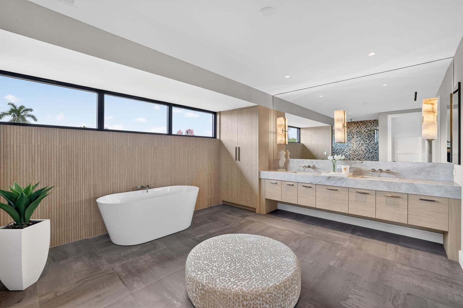 1918 Intracoastal Dr