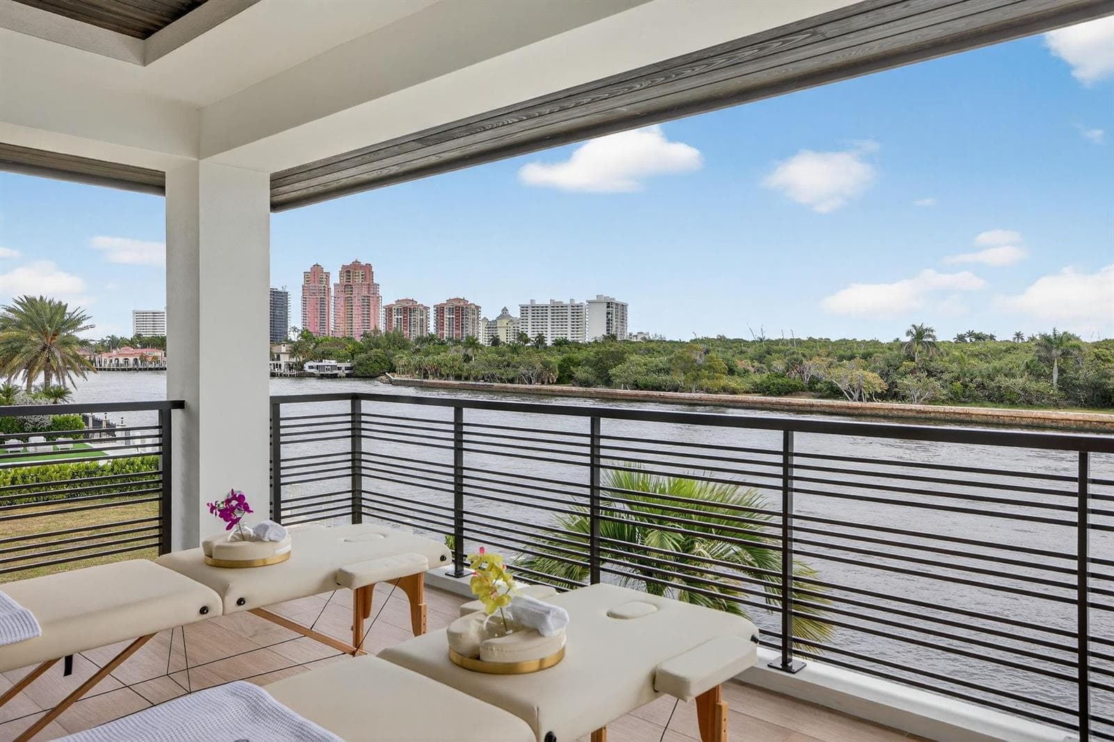 1918 Intracoastal Dr