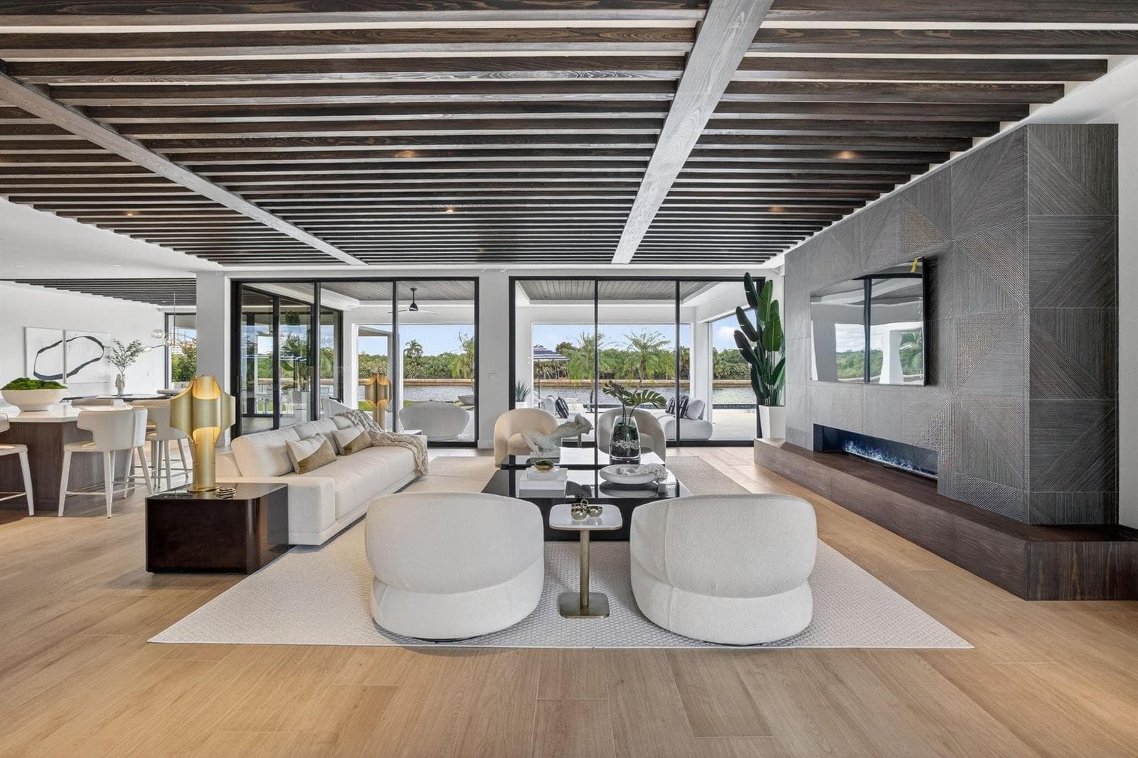 1918 Intracoastal Dr