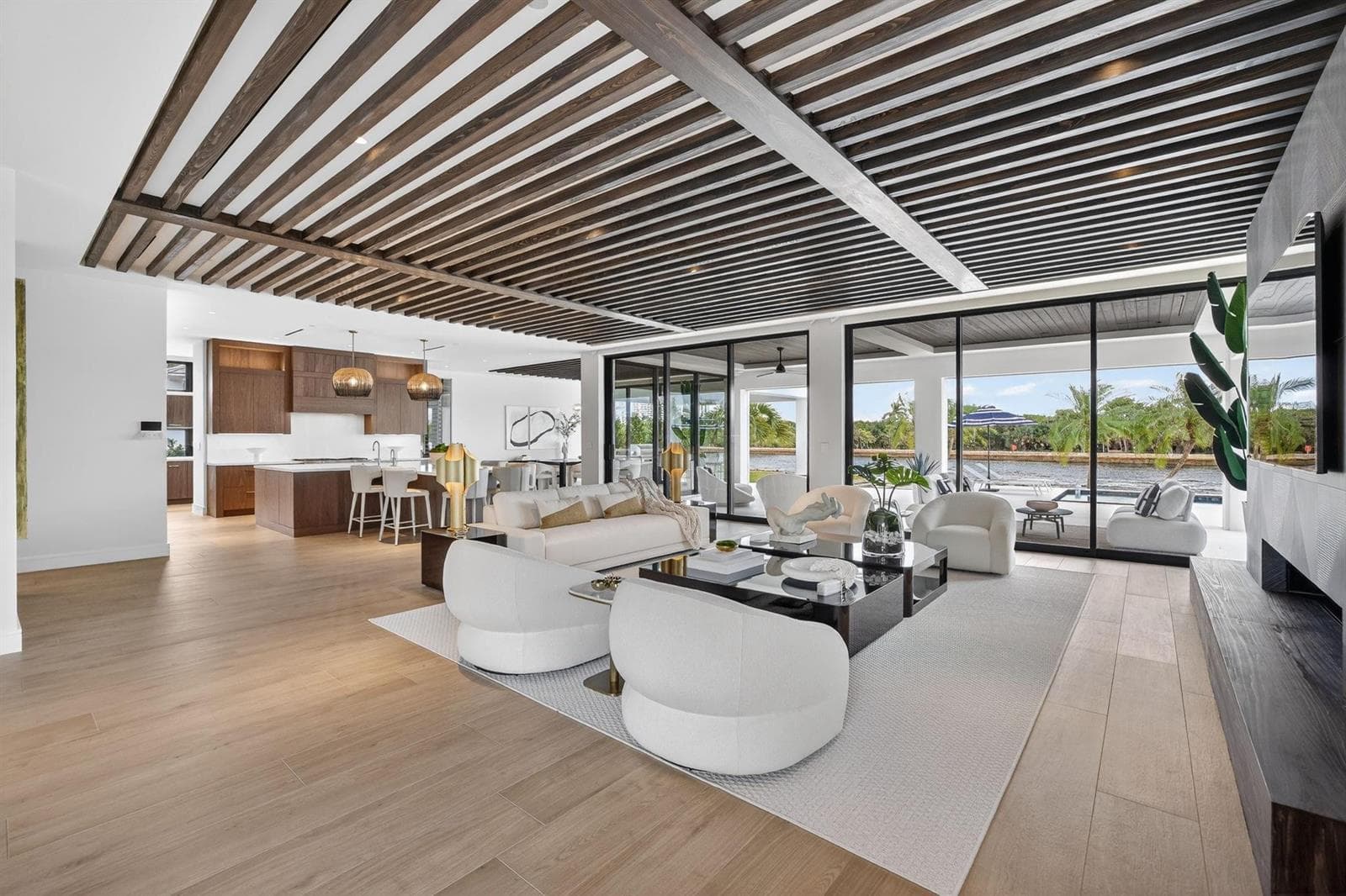 1918 Intracoastal Dr