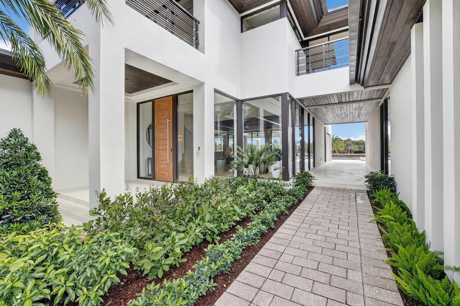 1918 Intracoastal Dr